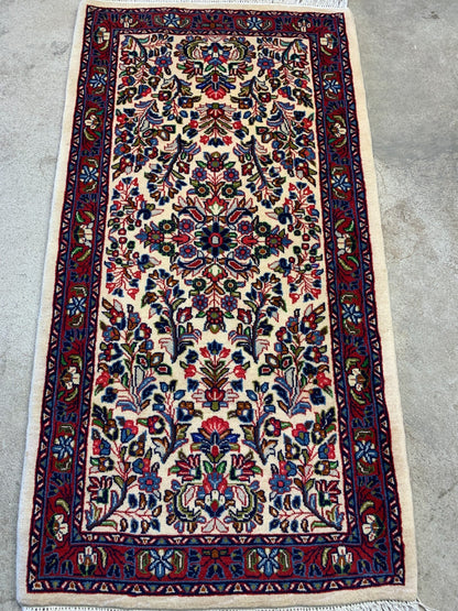 2'4"x4' Hand-Knotted 100% Wool Pile Sarouke Rug