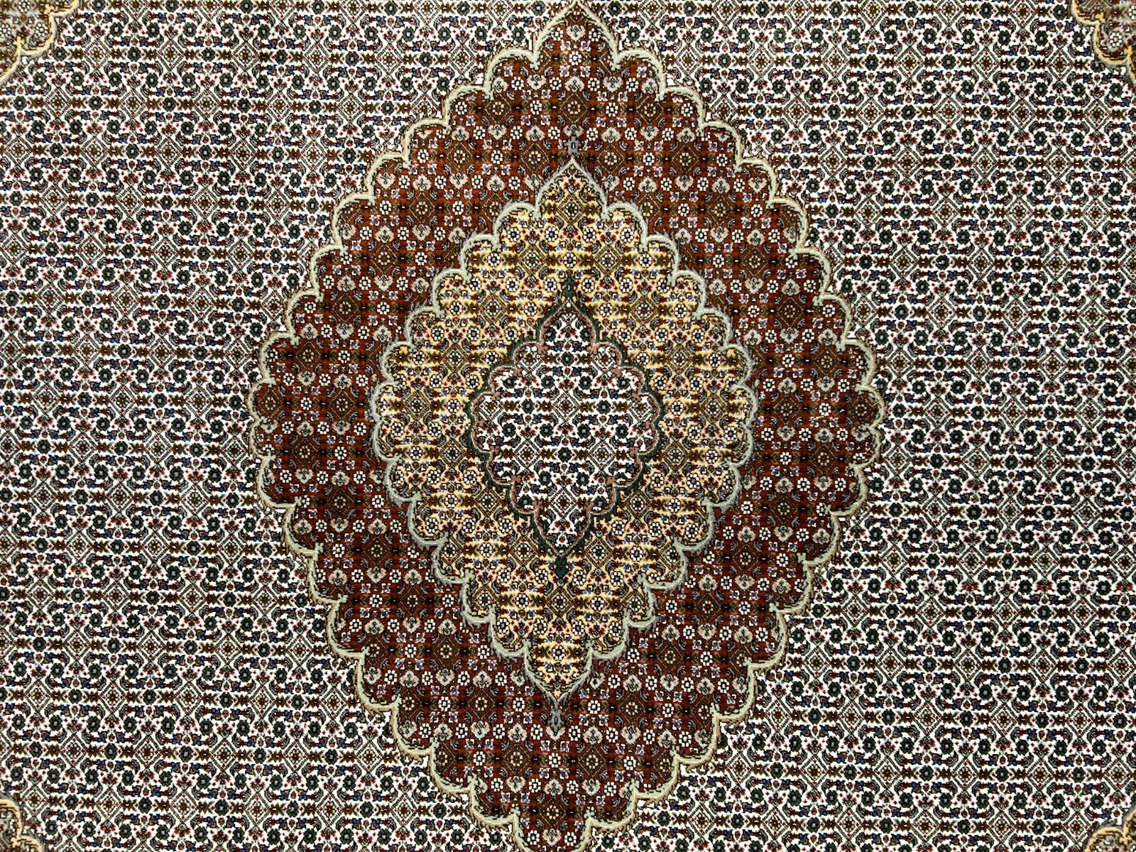 6'8"x10' Fine Hand-Knotted Wool & Silk Oriental Tabrize Rug - Area Carpet