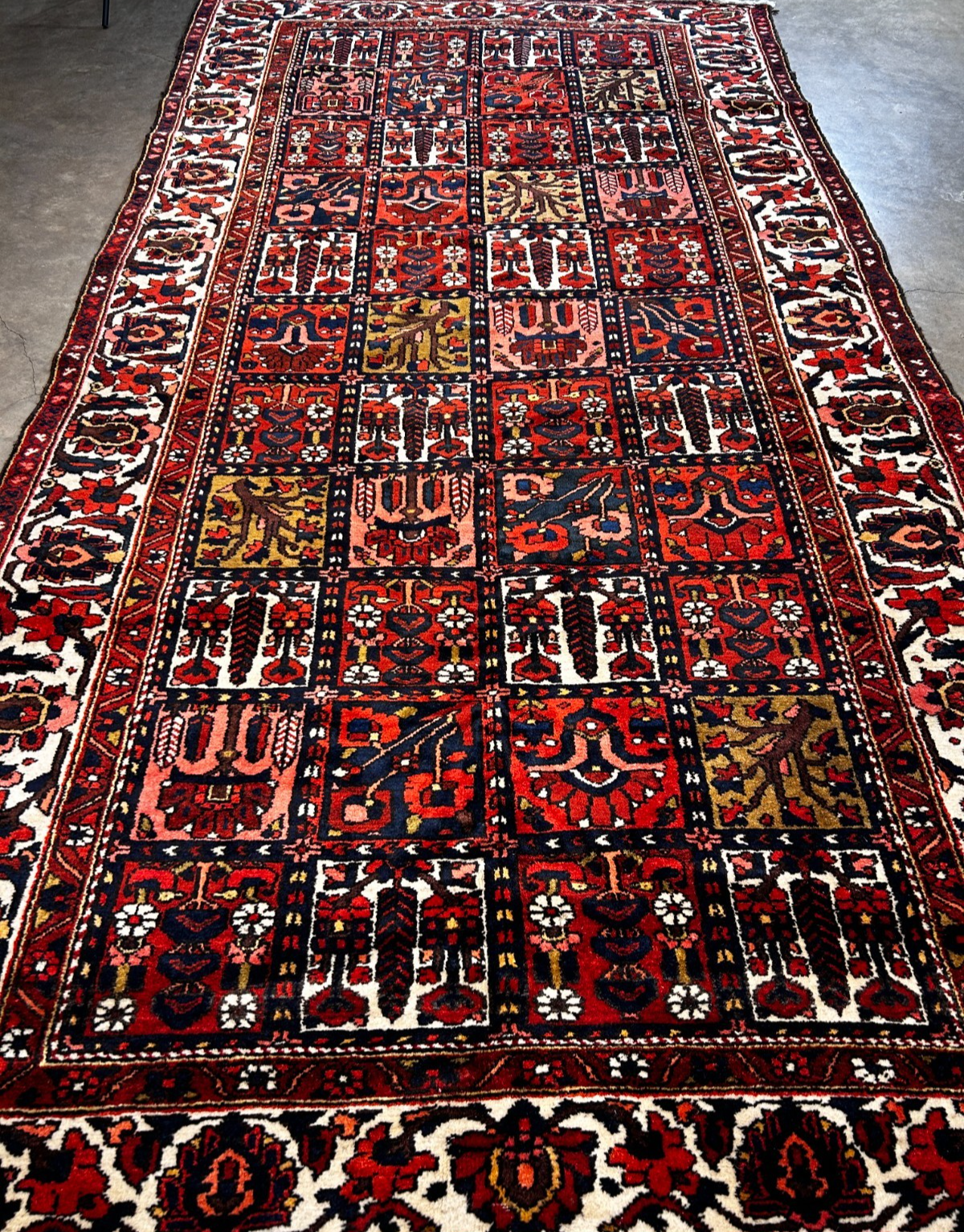 5'4" x 10'4"  Hand-Knotted 100% Wool Pile Bakhtiarie Area Rug