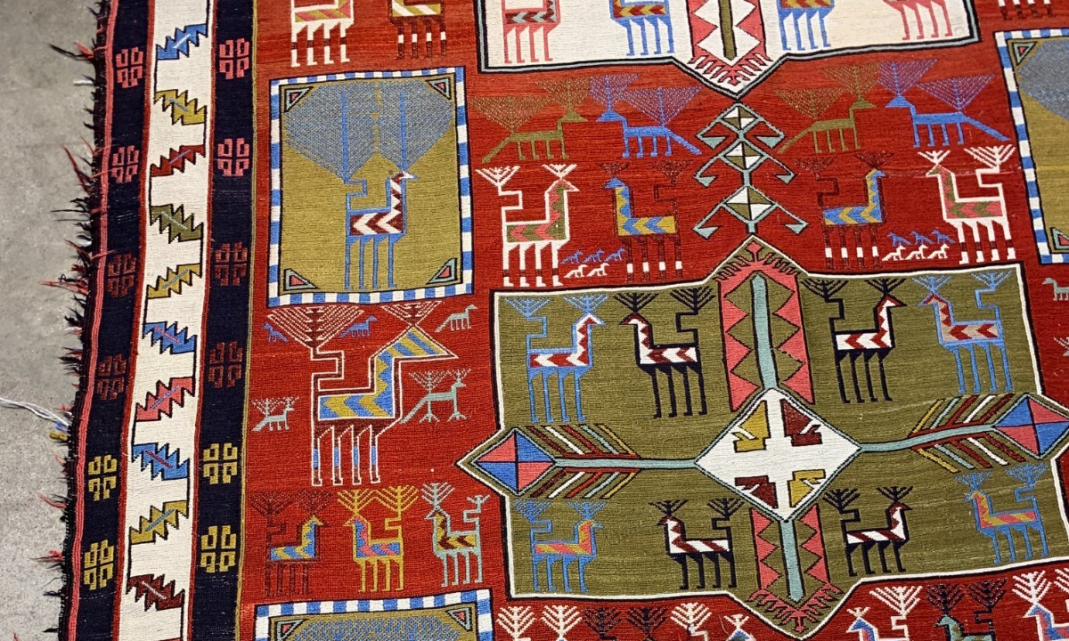 4'4" x 6'7'' Flat Woven 100% Silk Ghashghaeie Area Rug - Carpet