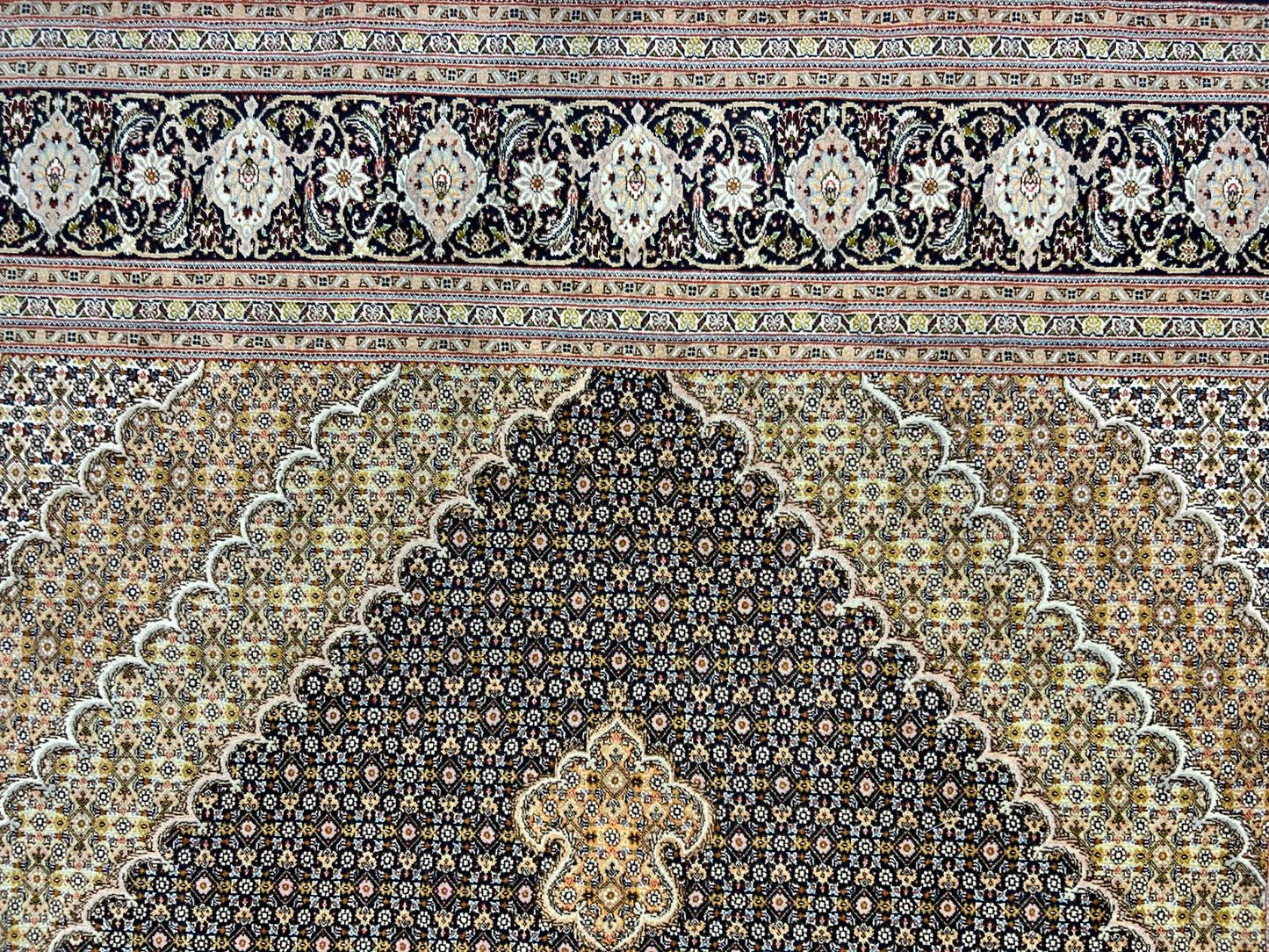 6'7"x9'9" Fine Hand-Knotted Wool & Silk Oriental Tabrize Rug - Area Carpet