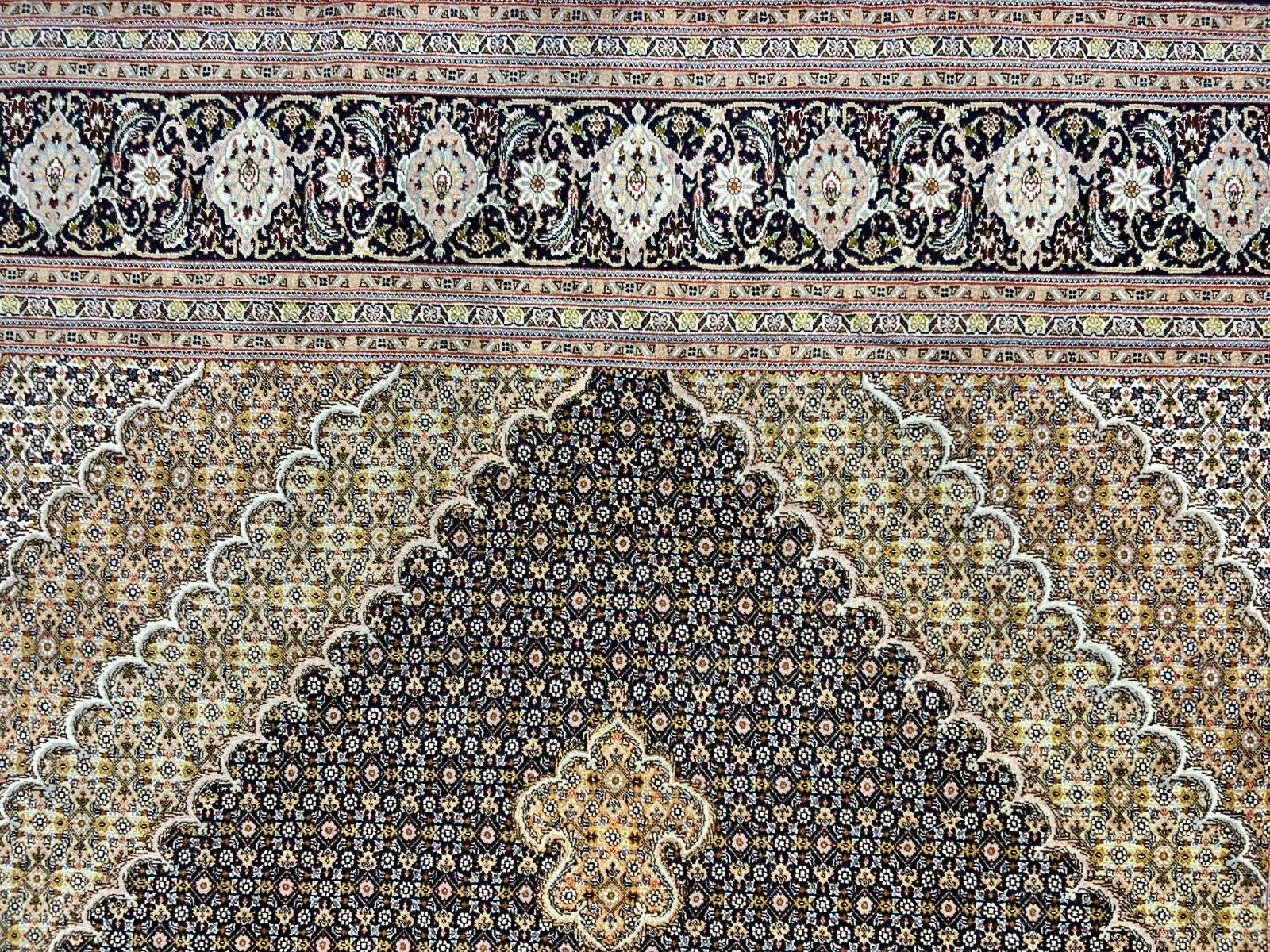 6'7"x9'9" Fine Hand-Knotted Wool & Silk Oriental Tabrize Rug - Area Carpet