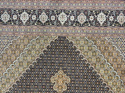 6'7"x9'9" Fine Hand-Knotted Wool & Silk Oriental Tabrize Rug - Area Carpet