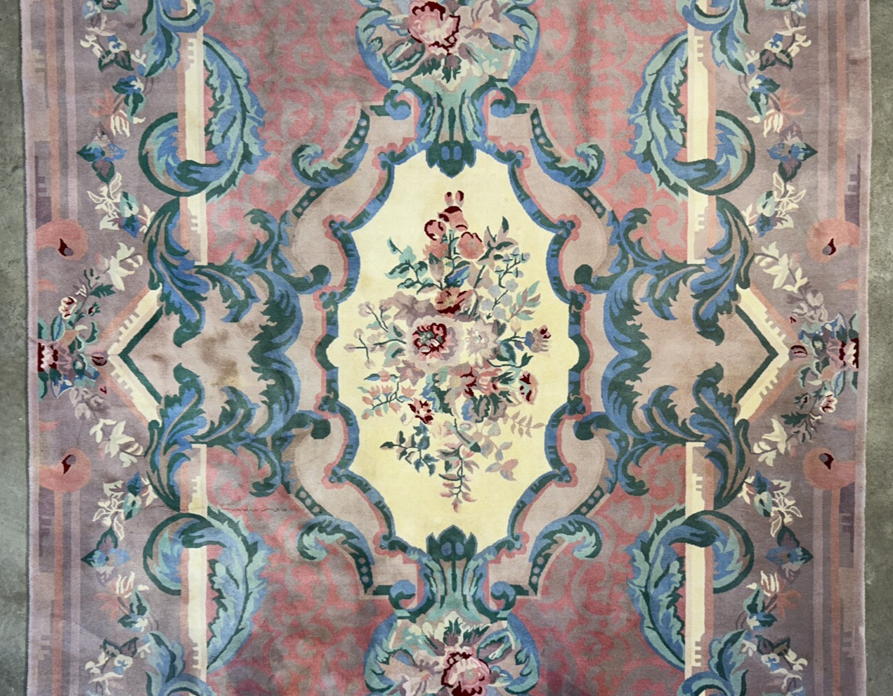 8'9"x11'10" Hand-Knotted 100% Wool Pile Oriental Rug  (Some stains on the Rug)