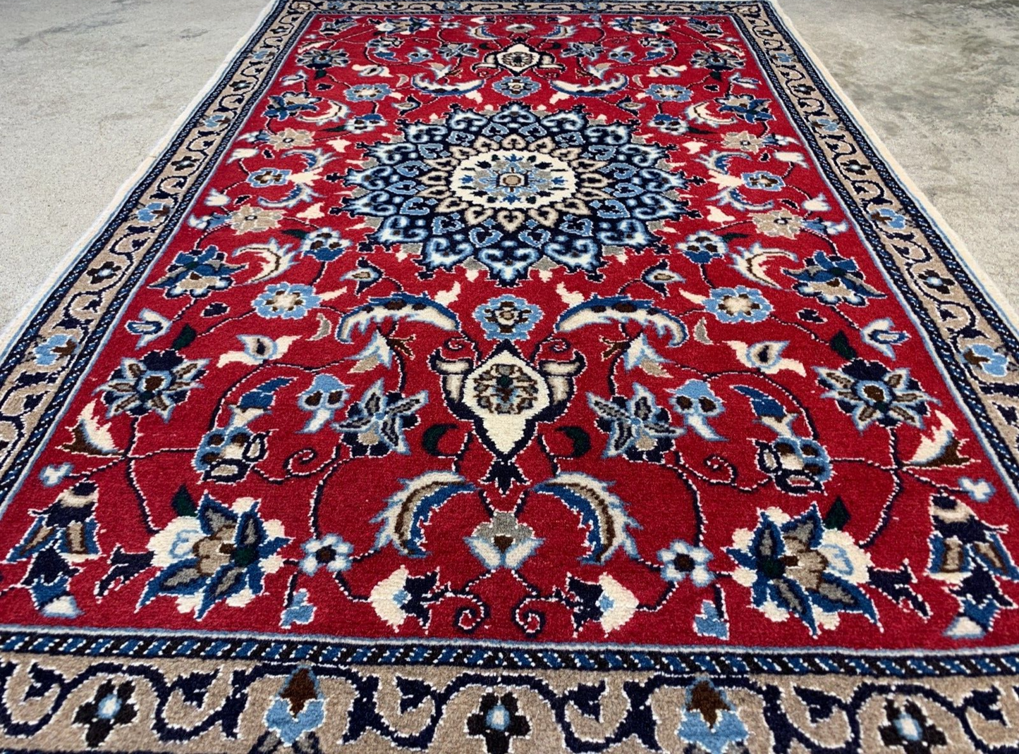 3'x4'5" Fine Hand-Knotted Wool & Silk Blend Naine Carpet - Area Rug