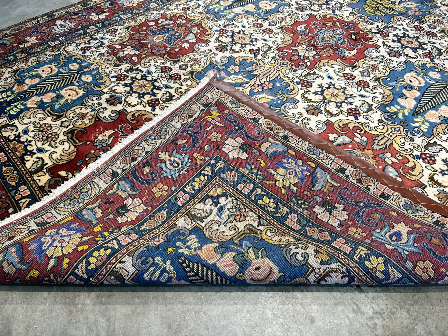6'10"x10'2" Hand-Knotted 100% Lamb Wool Bakhtiarie Carpet - Area Rug