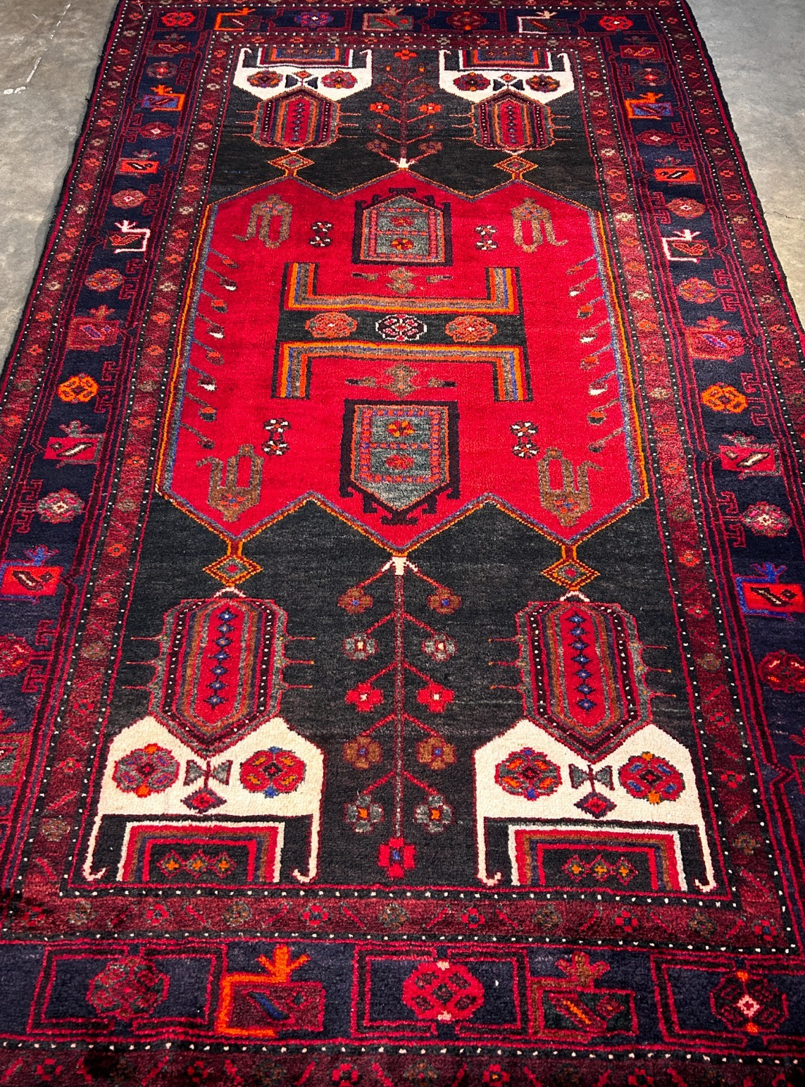 4'11" x 8'5" Hand-Knotted 100% Wool Pile Hamadane Area Rug