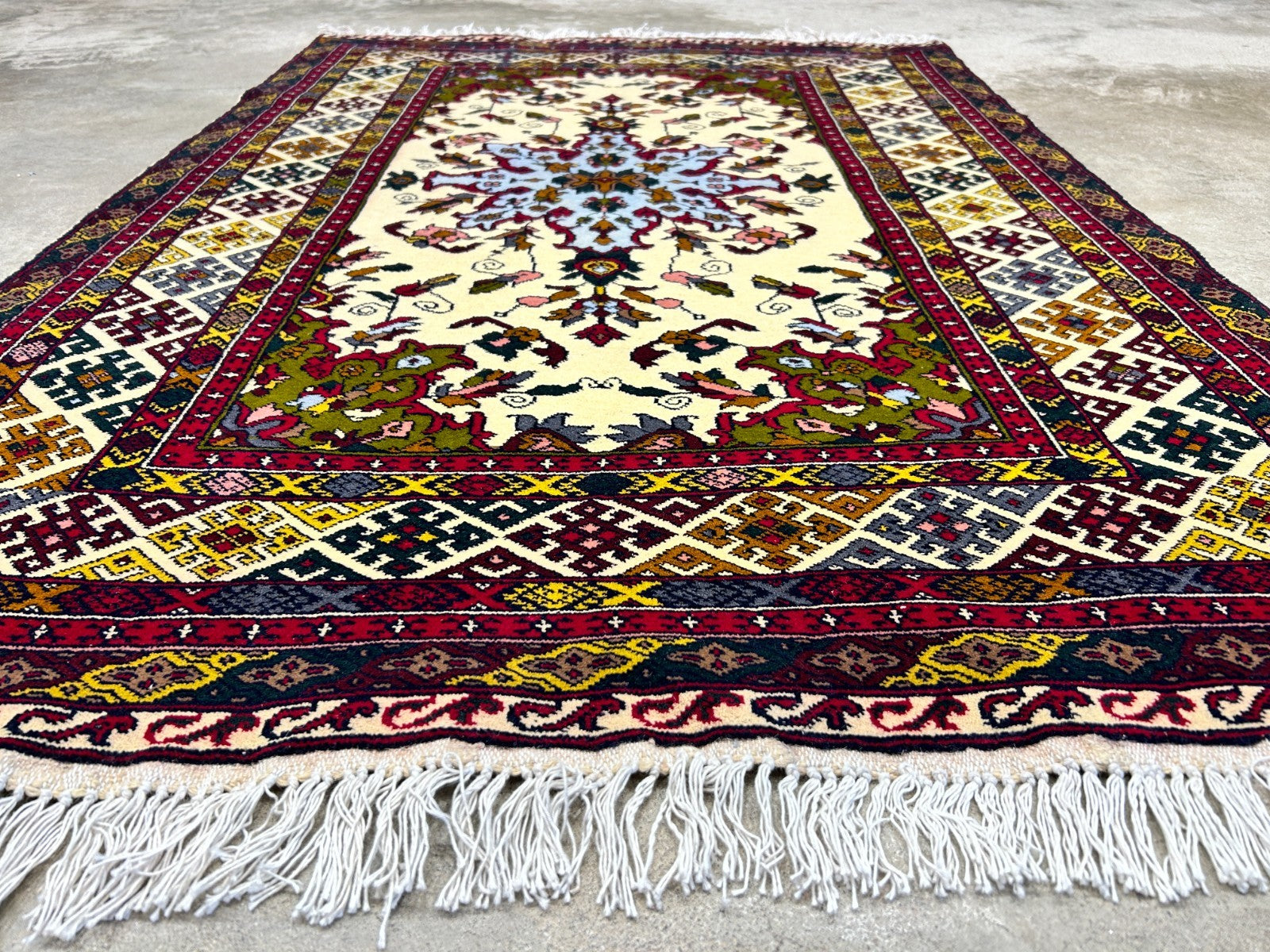 3'3"x4'9'' Hand-Knotted 100% Wool Afghan Medallion Area Rug
