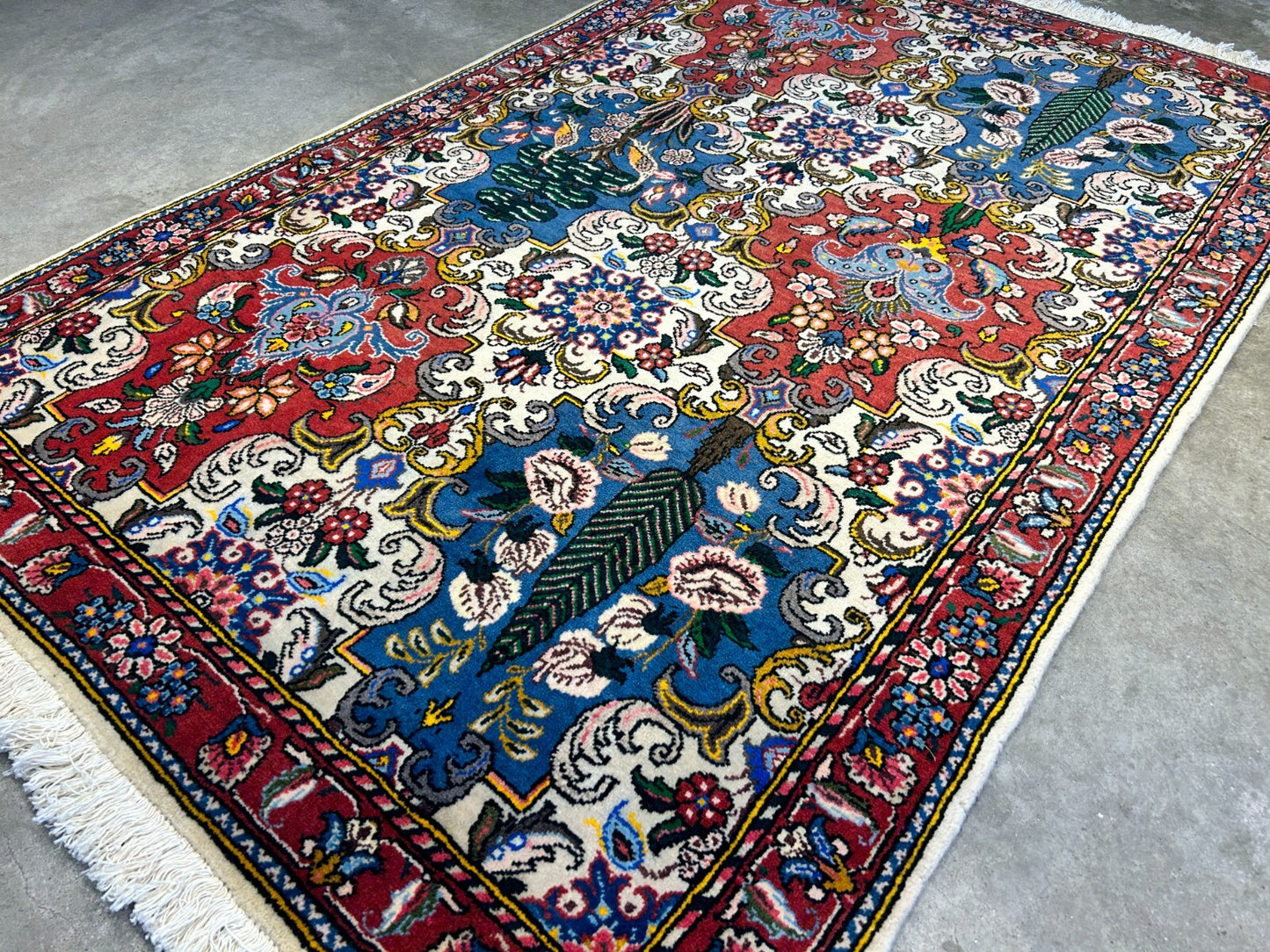 3'5"x5'2" Hand-Knotted 100% Lamb Wool Bakhtiarie Area Rug