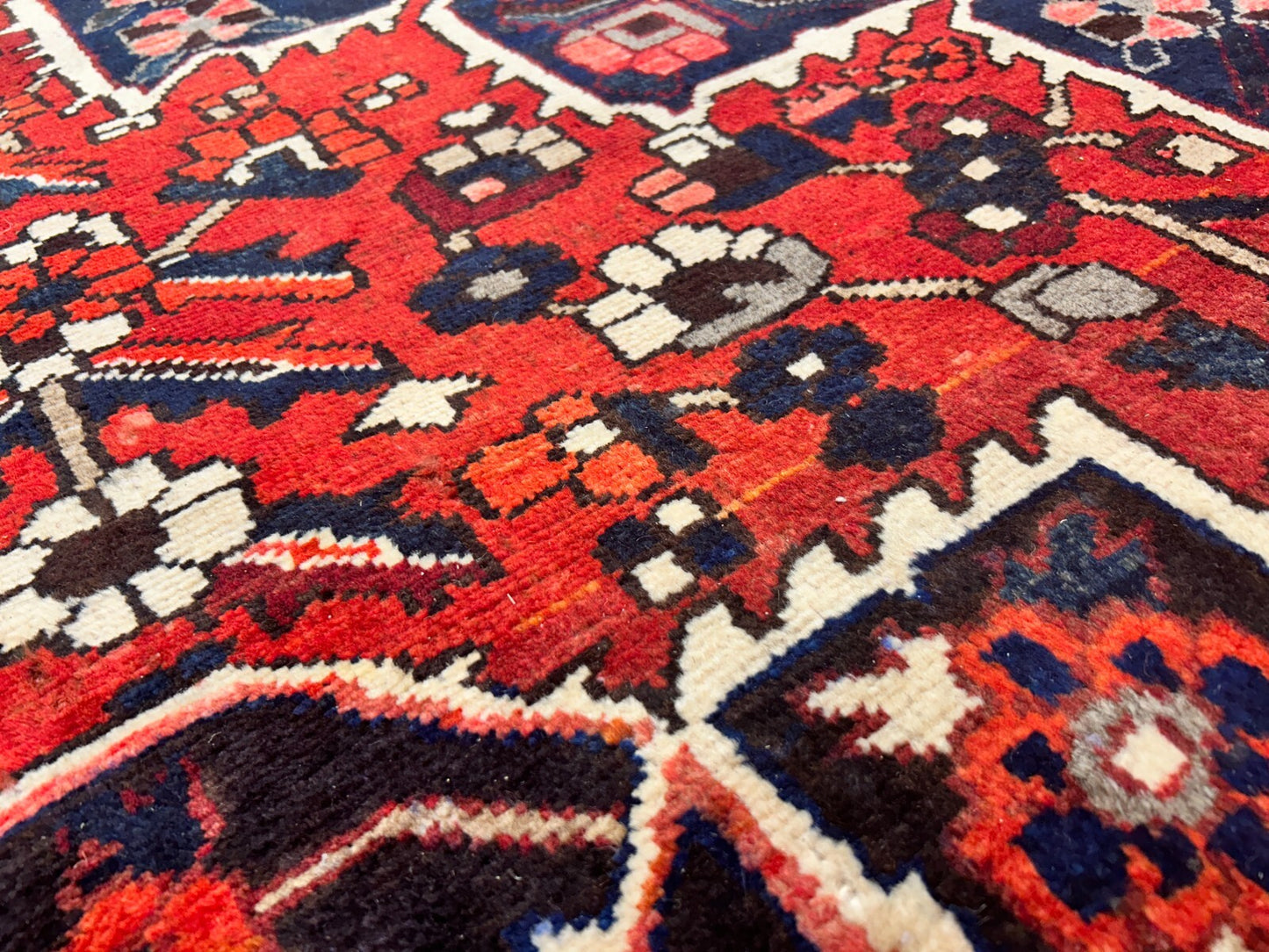 10'3"x12'2" Hand-Knotted 100% Wool Pile Bakhtiarie Rug