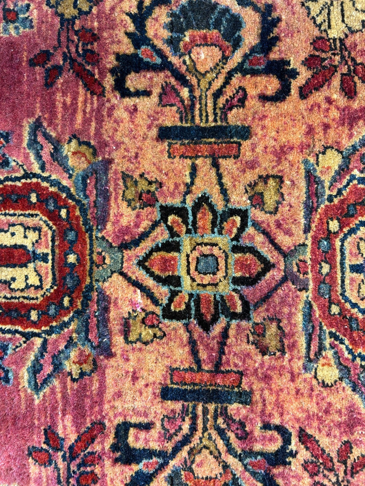 2'7"x4'10" Antique Hand-Knotted 100% Wool Pile Sarouke Area Rug - Carpet