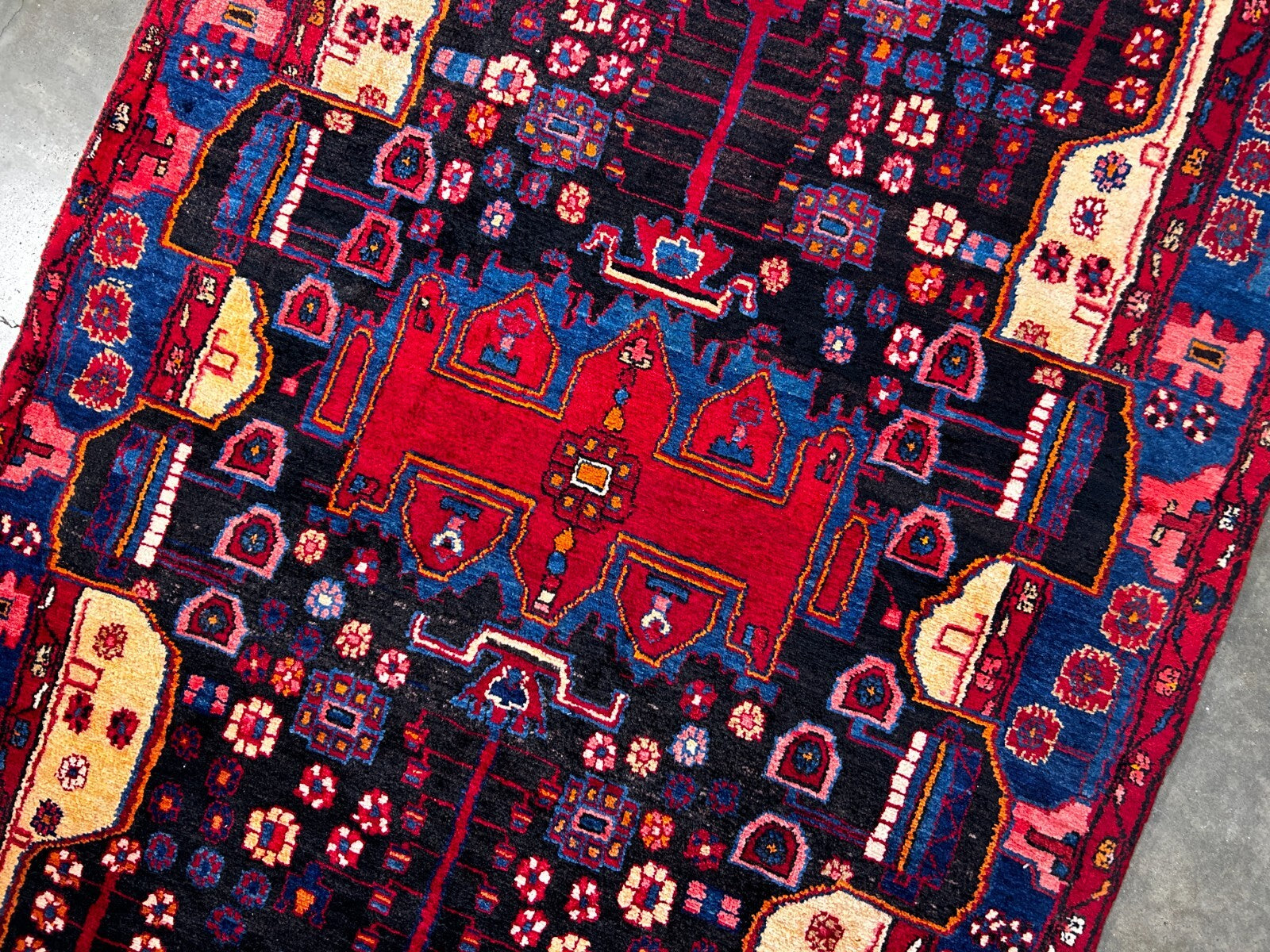 5'0" x 8'9" Hand-Knotted 100% Lamb Wool Pile Nahavande Area Rug - Carpet