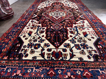 5'4" x 10'4" Hand-Knotted 100% Wool Nahavande Area Rug