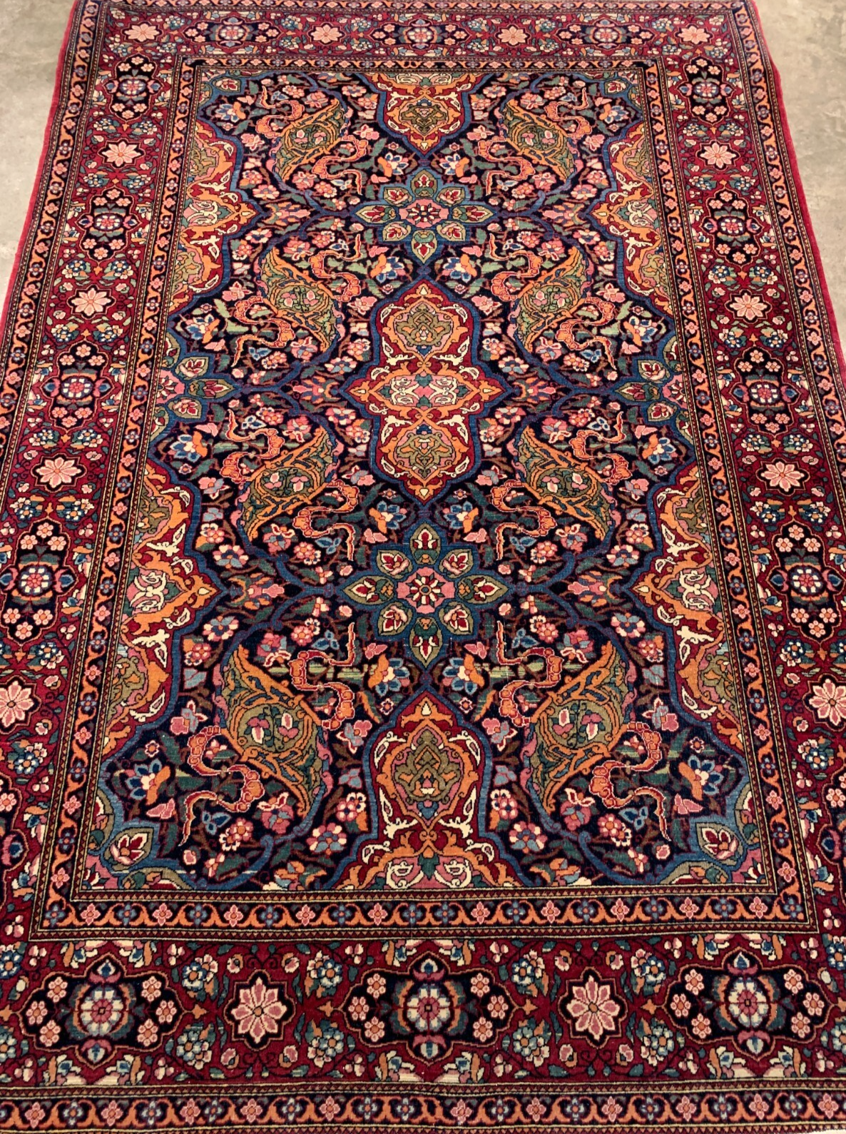 4'9"x6'10" Collector Antique Fine Hand-Knotted 100% Wool Pile Isfahane Rug