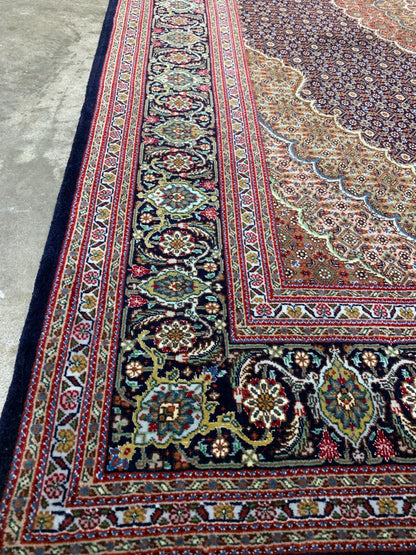 5'1"x7'2" Fine Hand-Knotted Wool & Silk Blend Tabrize Mahi Carpet - Area Rug