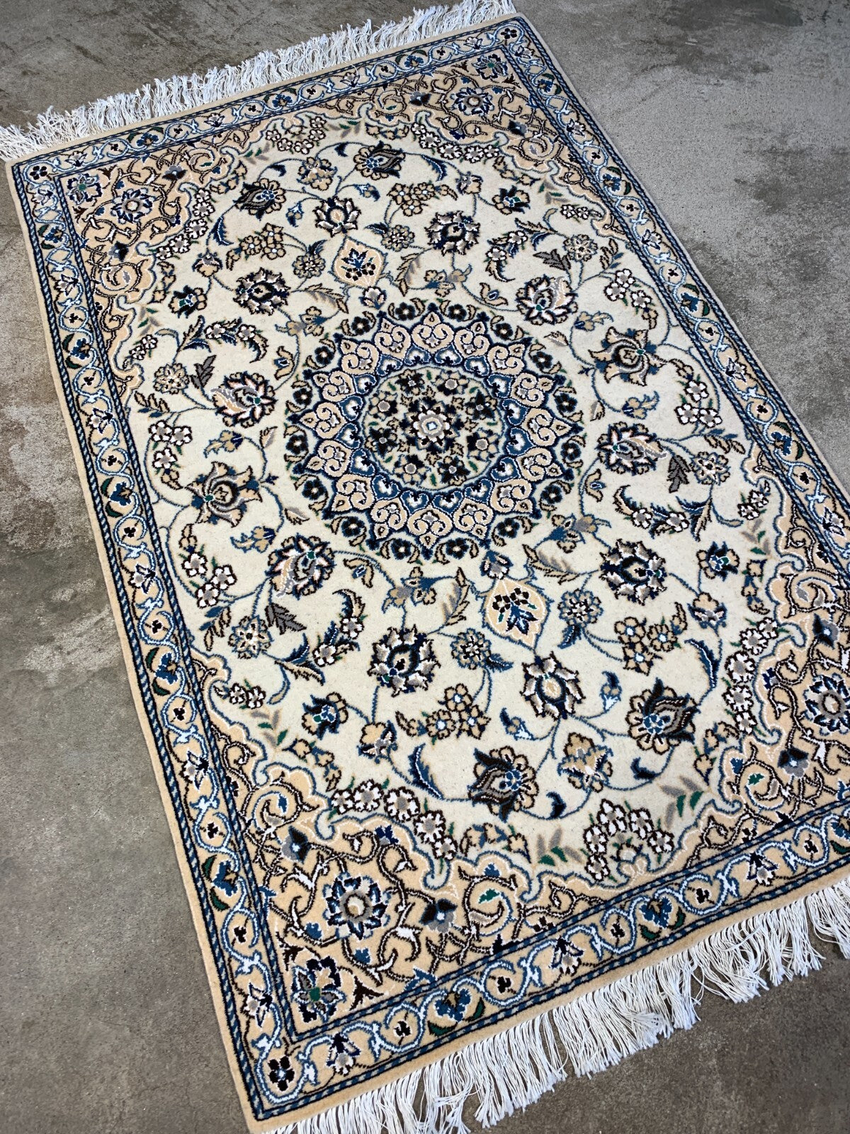 2'11"x4'7''  Very Fine Hand-Knotted Silk & Wool Naine Area Rug - Carpet