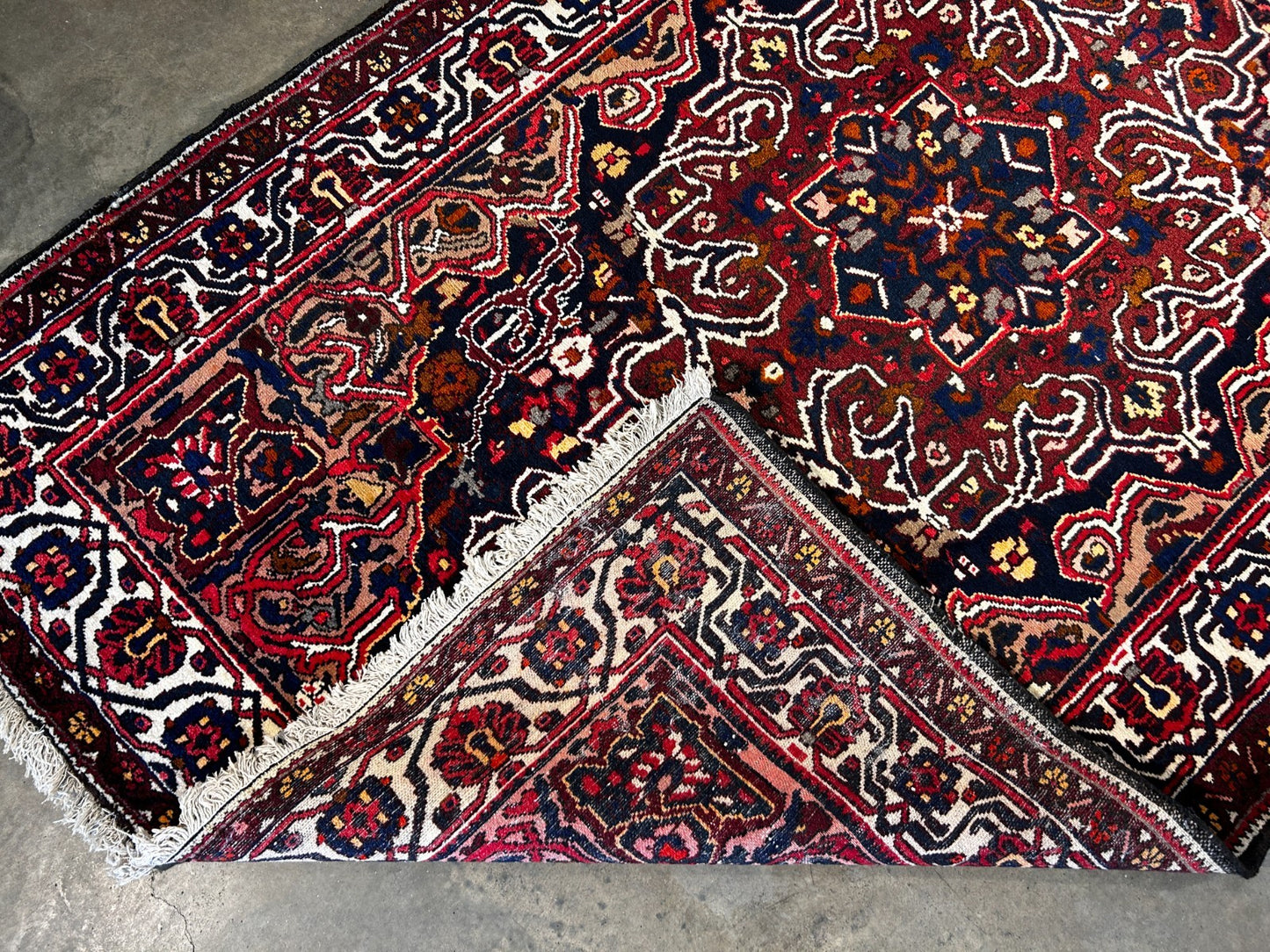 5'5" x 8'10" Hand-Knotted 100% Wool Pile Bakhtiarie Area Rug - Carpet