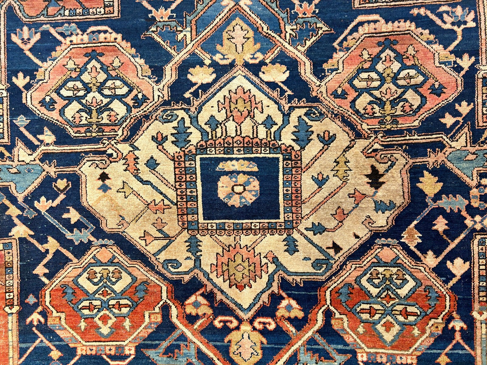 Collector Item - 9'8"x11'10 Antique Fine Wool Herize Serapy Hand-Knotted Rug