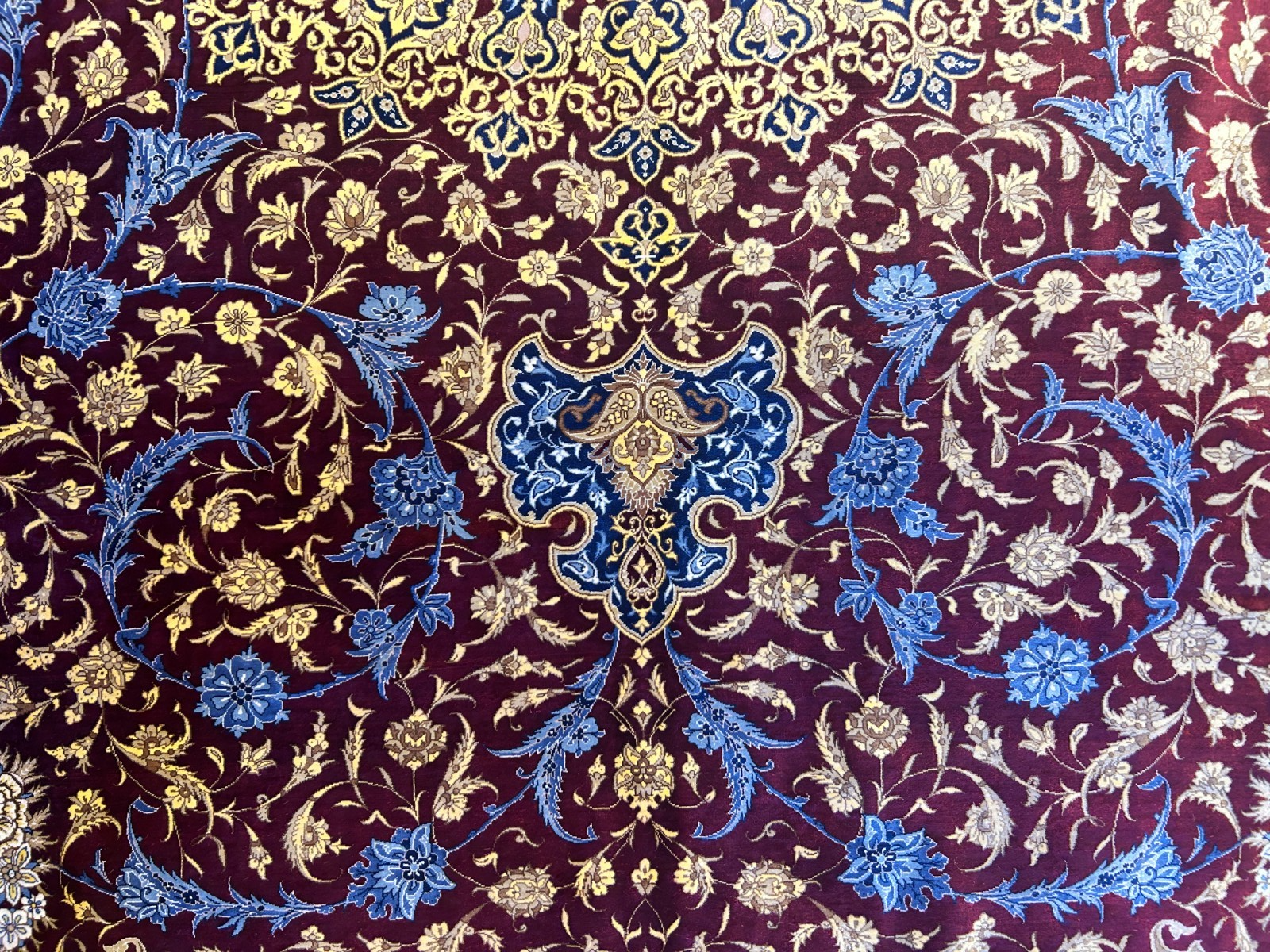 9'7"x12'10" Exquisite Signed Hand-Knotted 100% Silk Qume Rug