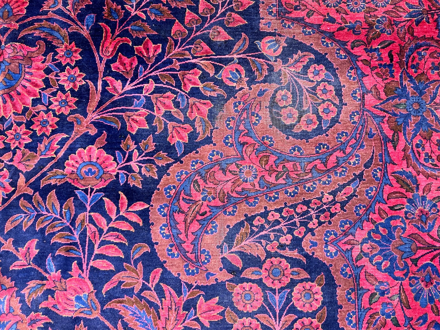 Collector Antique 8'6"x12' Extra Fine Hand-Knotted Wool Kashane Rug