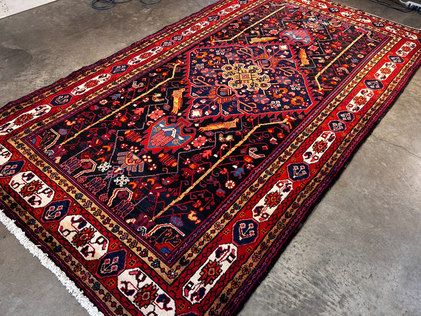 5'6" x 10'5" Hand-Knotted 100% Wool Carpet - Nahavande Area Rug