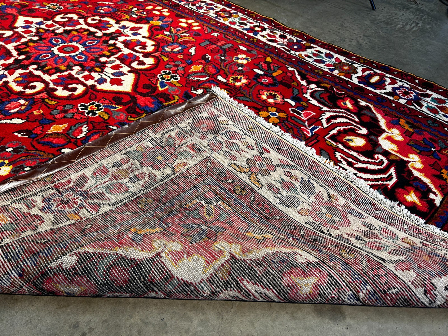 5'7" x 10' Hand-Knotted 100% Wool Pile Bakhtiare Area Rug