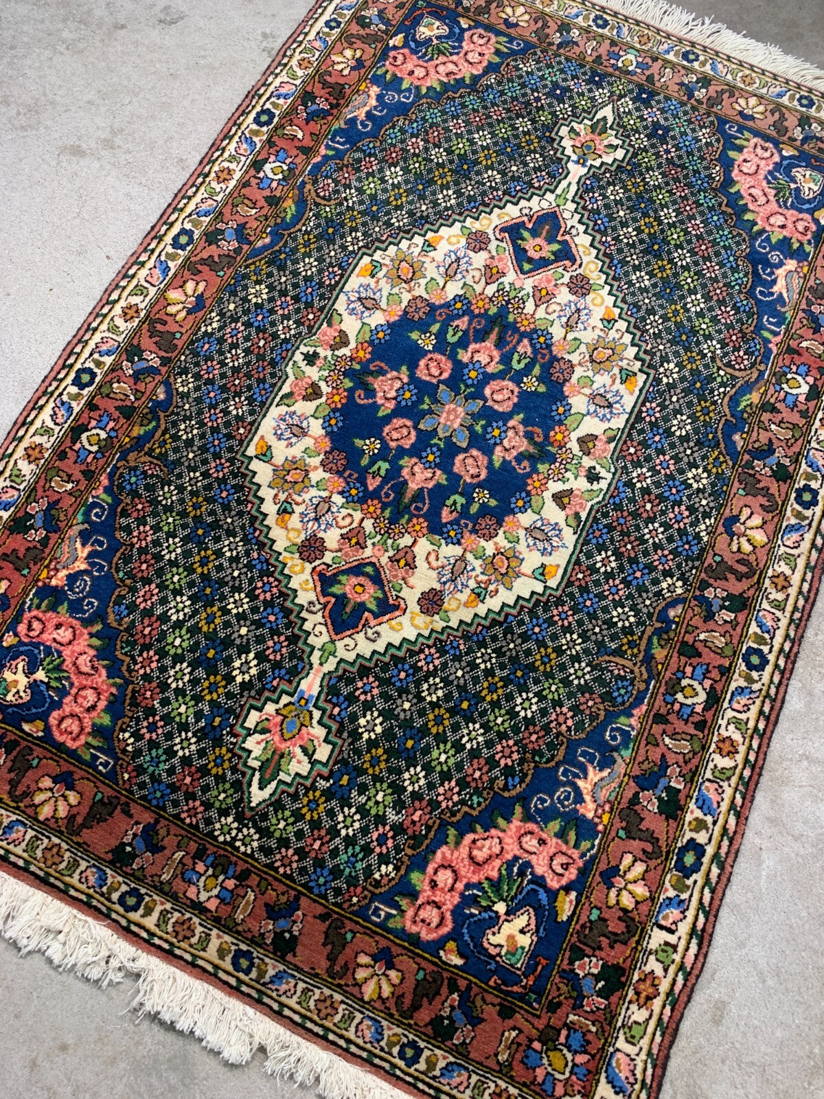 3'5"x 5'2" Hand-Knotted 100% Wool Bakhtiarie Area Rug