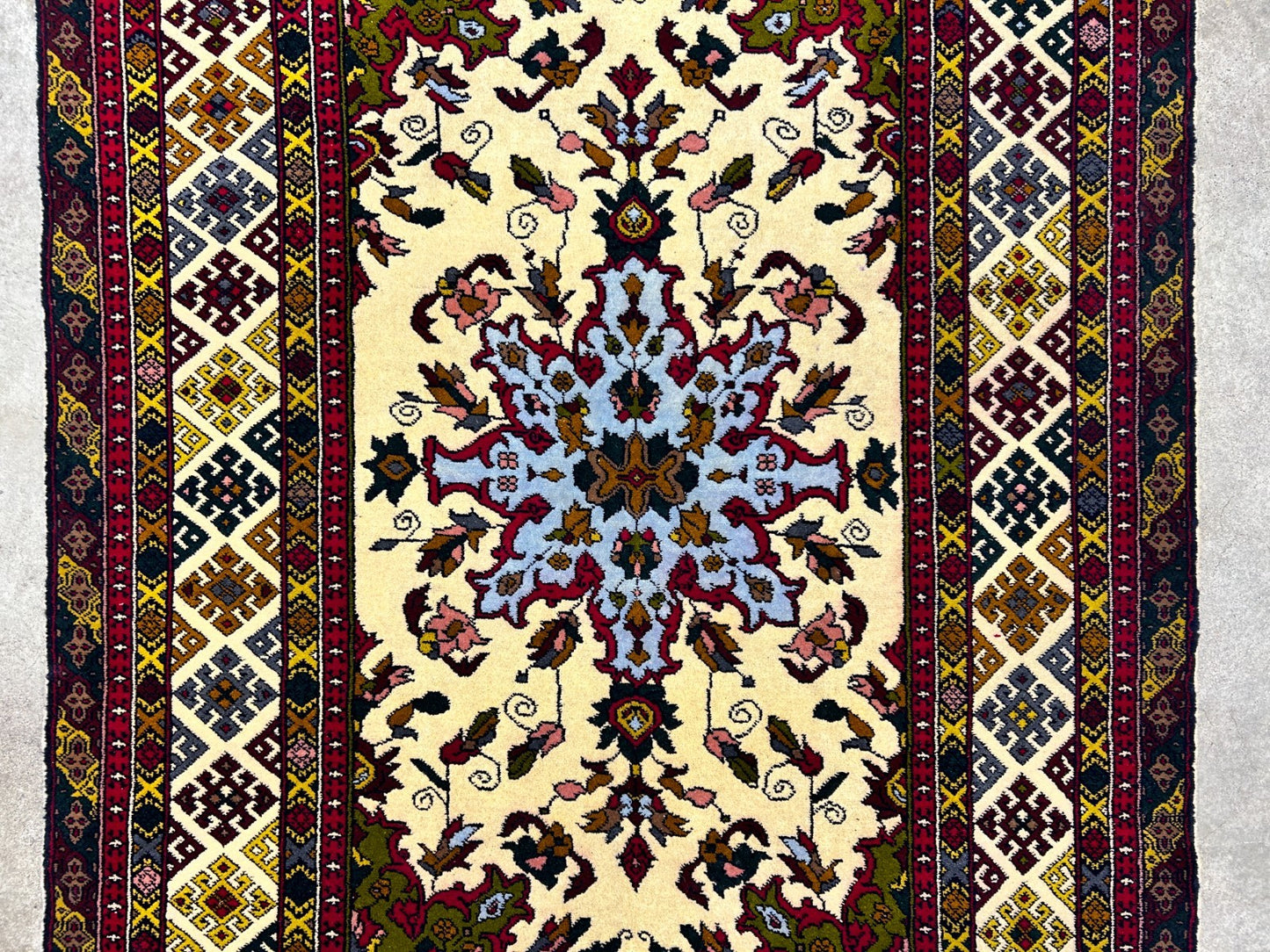 3'3"x4'9'' Hand-Knotted 100% Wool Afghan Medallion Area Rug