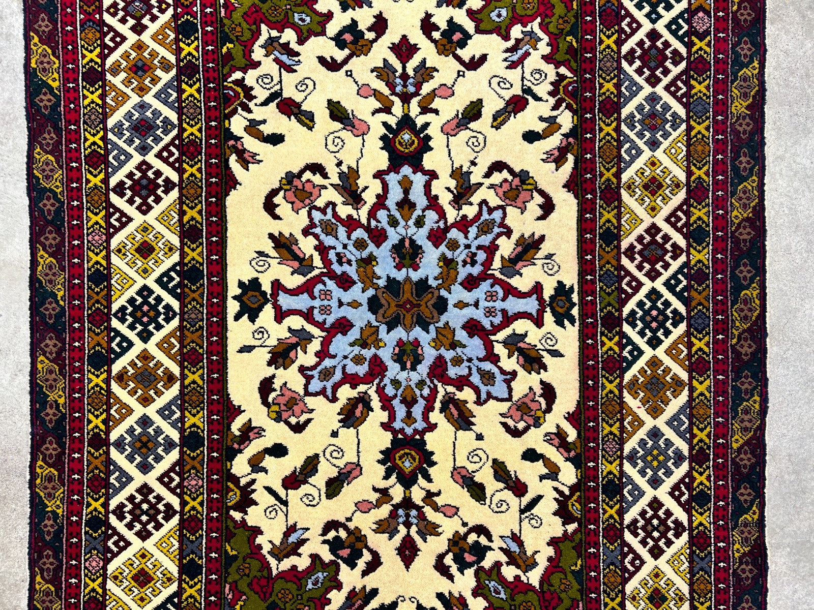 3'3"x4'9'' Hand-Knotted 100% Wool Afghan Medallion Area Rug