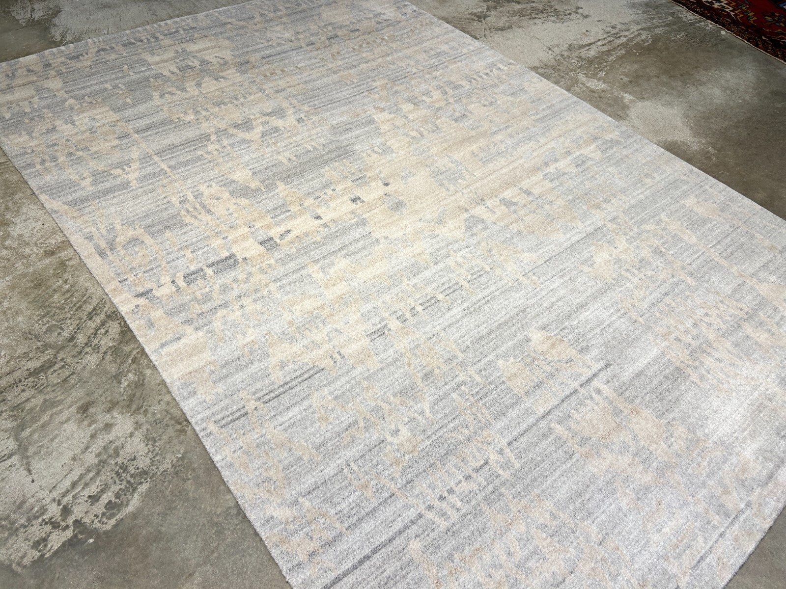 6'x8'11" Hand-Knotted 100% Wool Pile Modern Rug
