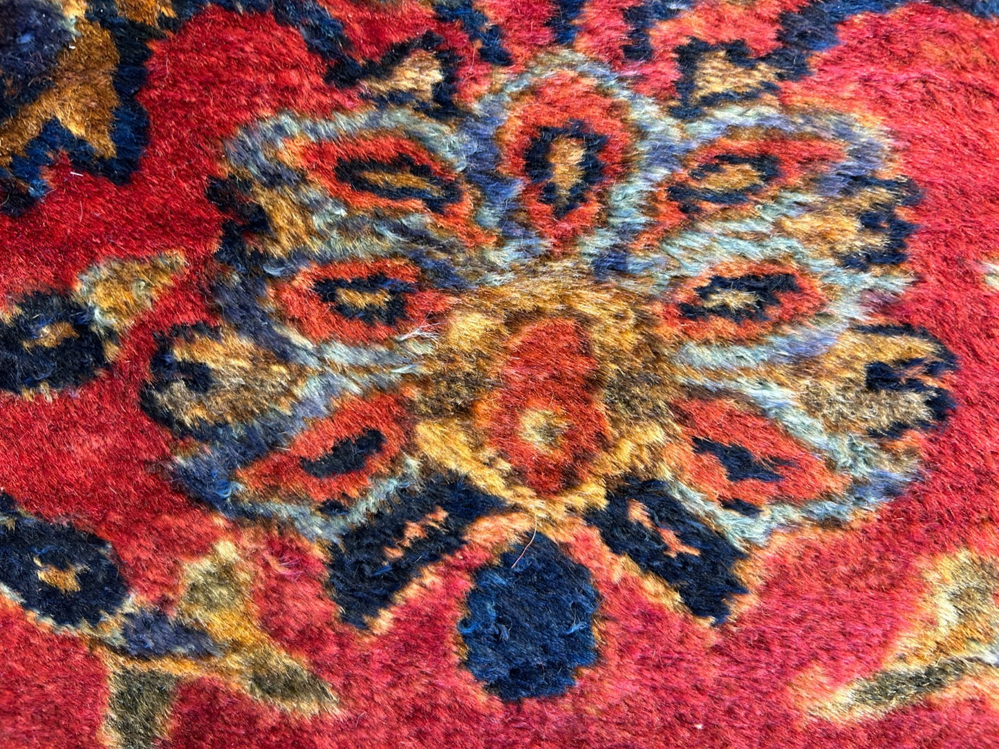 4'10"x6'6" Antique Hand-Knotted 100% Wool Pile Sarouke Area Rug - Carpet