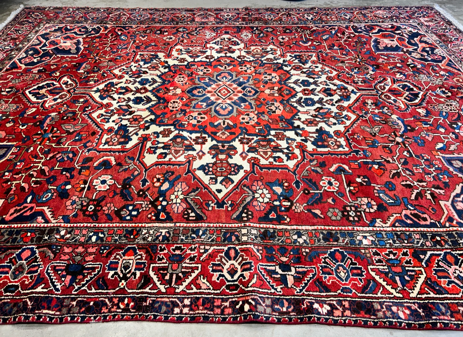 10'2"x13'1" Hand-Knotted 100% Wool Pile Bakhtiarie Rug