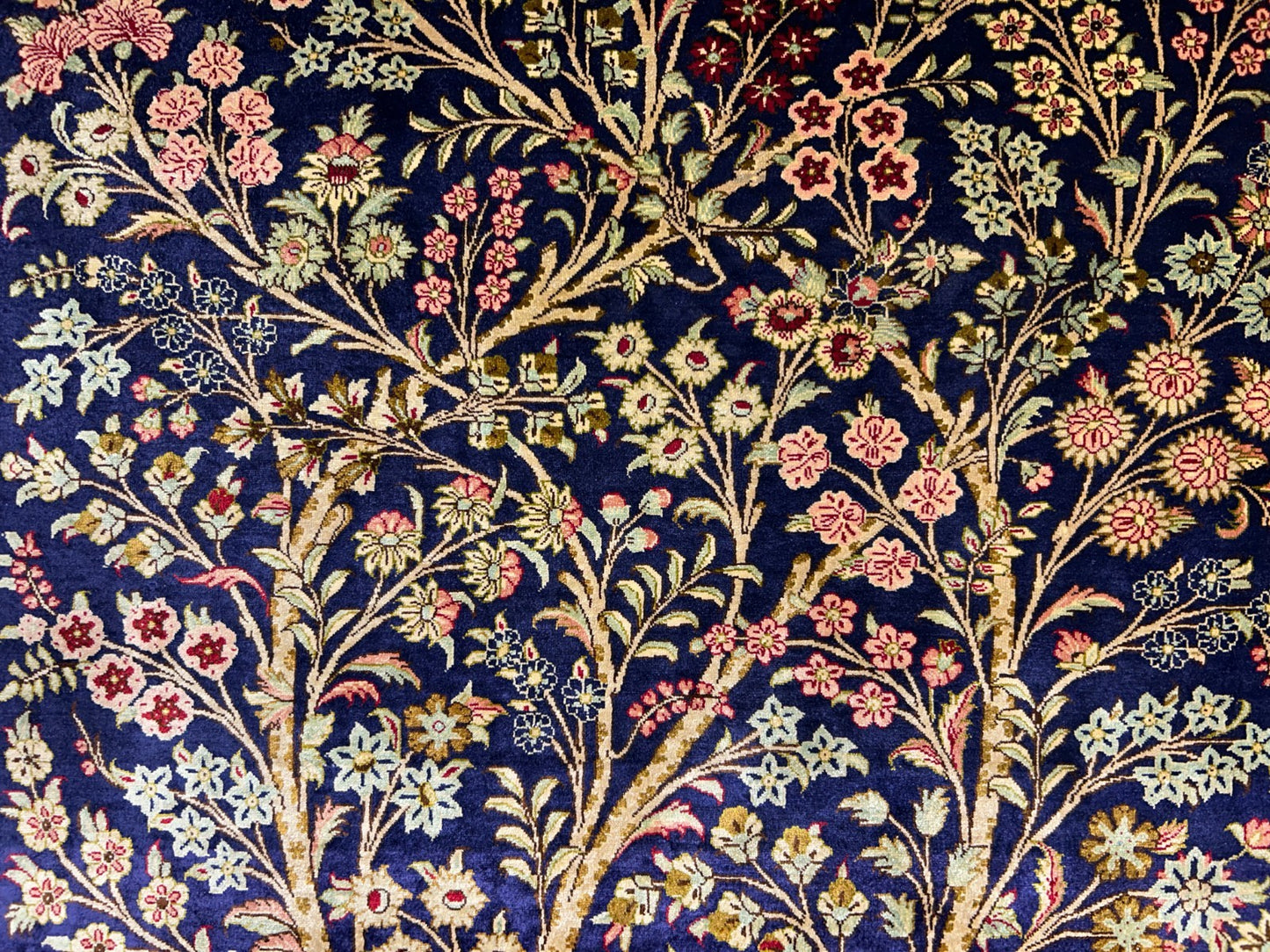 3'3"x4'11" Exquisite Extra-Fine Hand-Knotted 100% Silk Tree of Life Area Rug