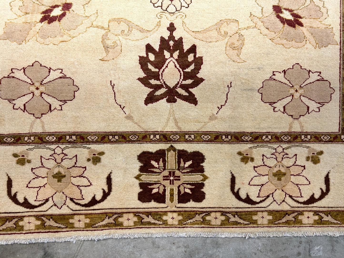 7'0"x9'3" Hand-Knotted 100% Wool Pile Indian Arut Carpet - Area Rug