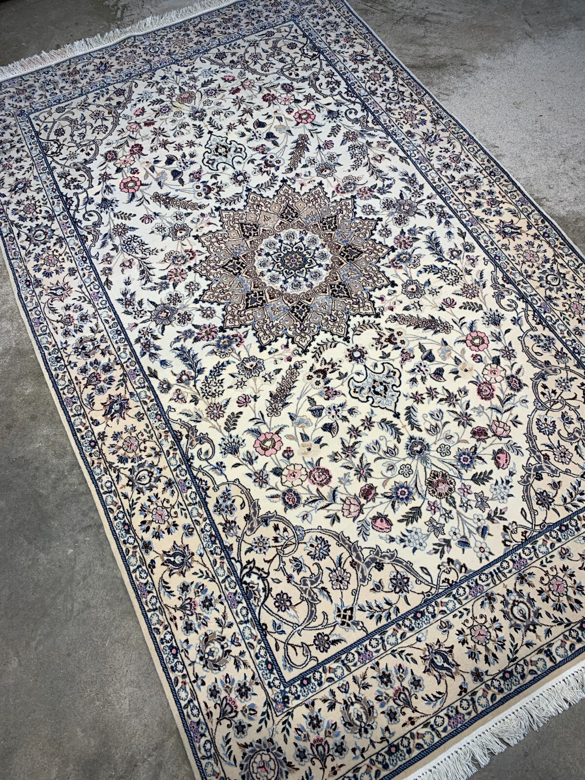 4'3"x6'10" Fine Hand-Knotted Wool & Silk Blend Naine Carpet - Area Rug