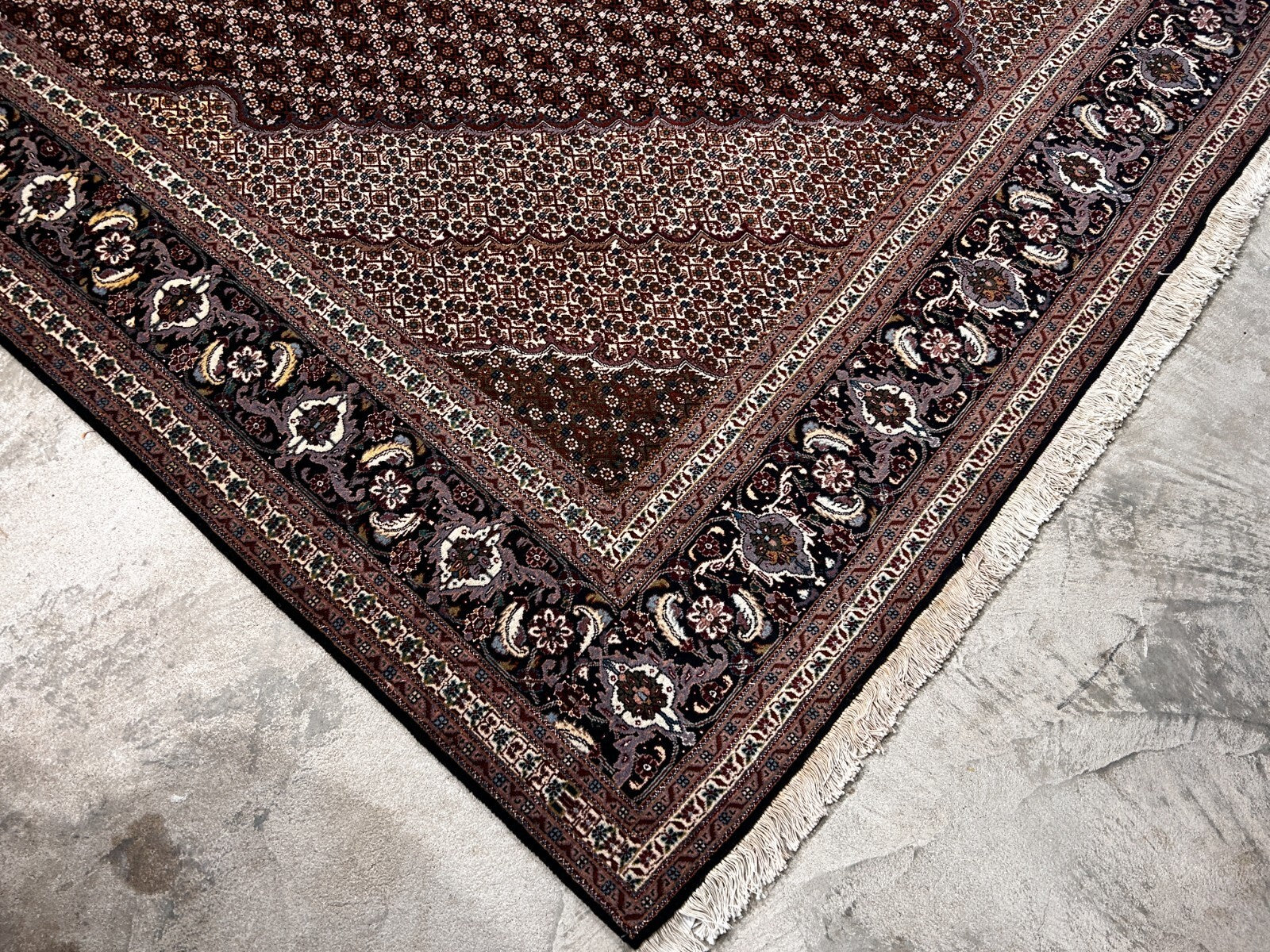 8'4"x11'3" Fine Hand-Knotted Wool & Silk Oriental Rug - Area Carpet