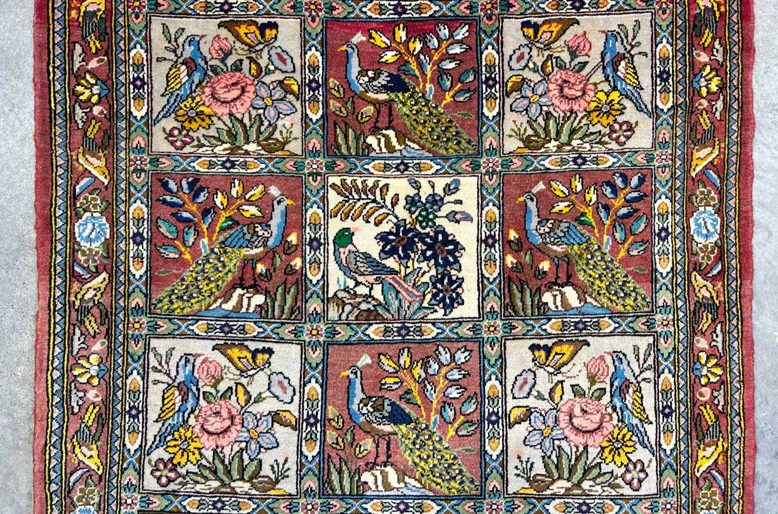 3'5"x5'2" Hand-Knotted 100% Lamb Wool Bakhtiarie Carpet - Area Rug