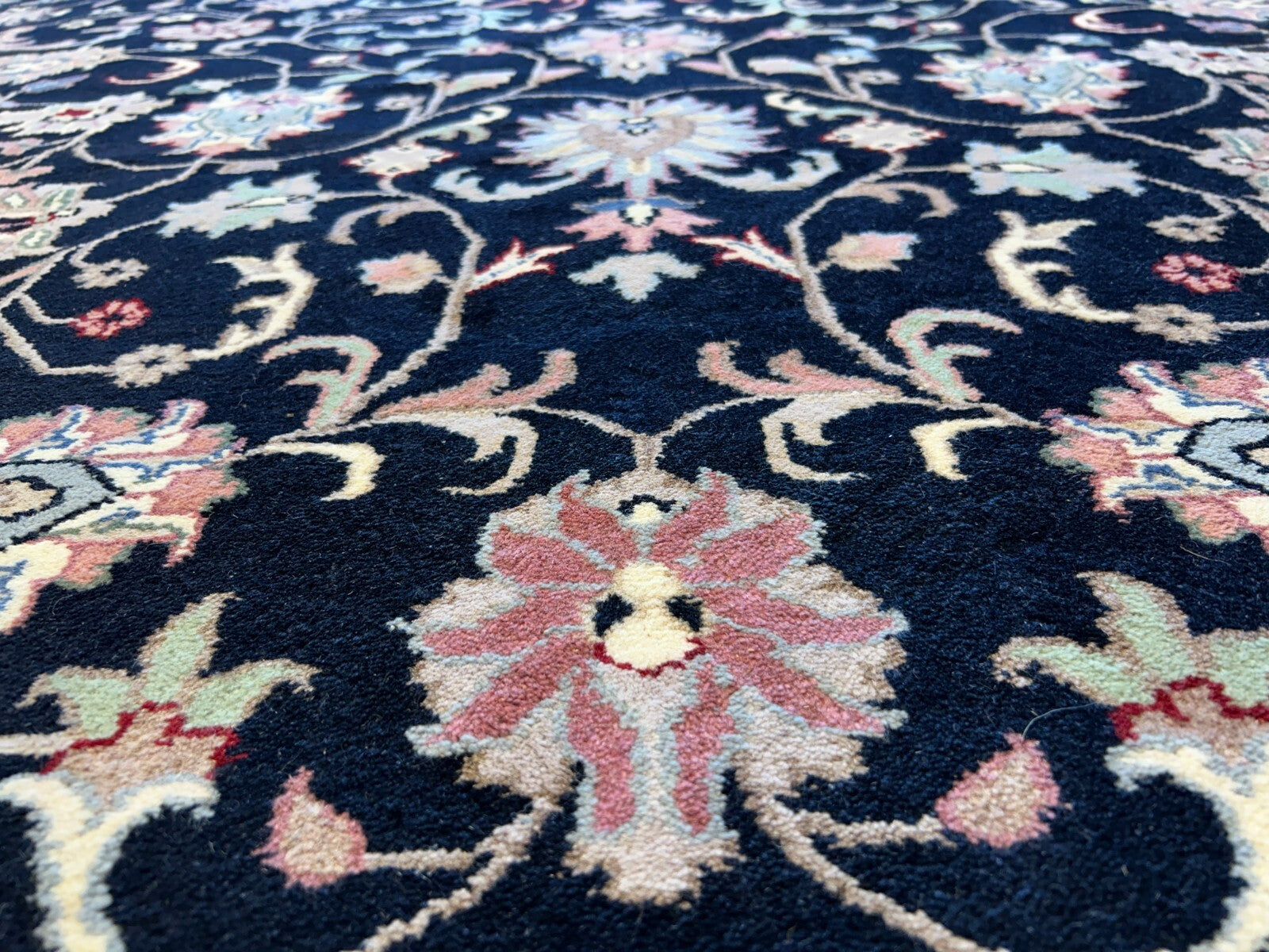 9'x12' Hand-Knotted 100% Lamb Wool Pile Oriental Rug
