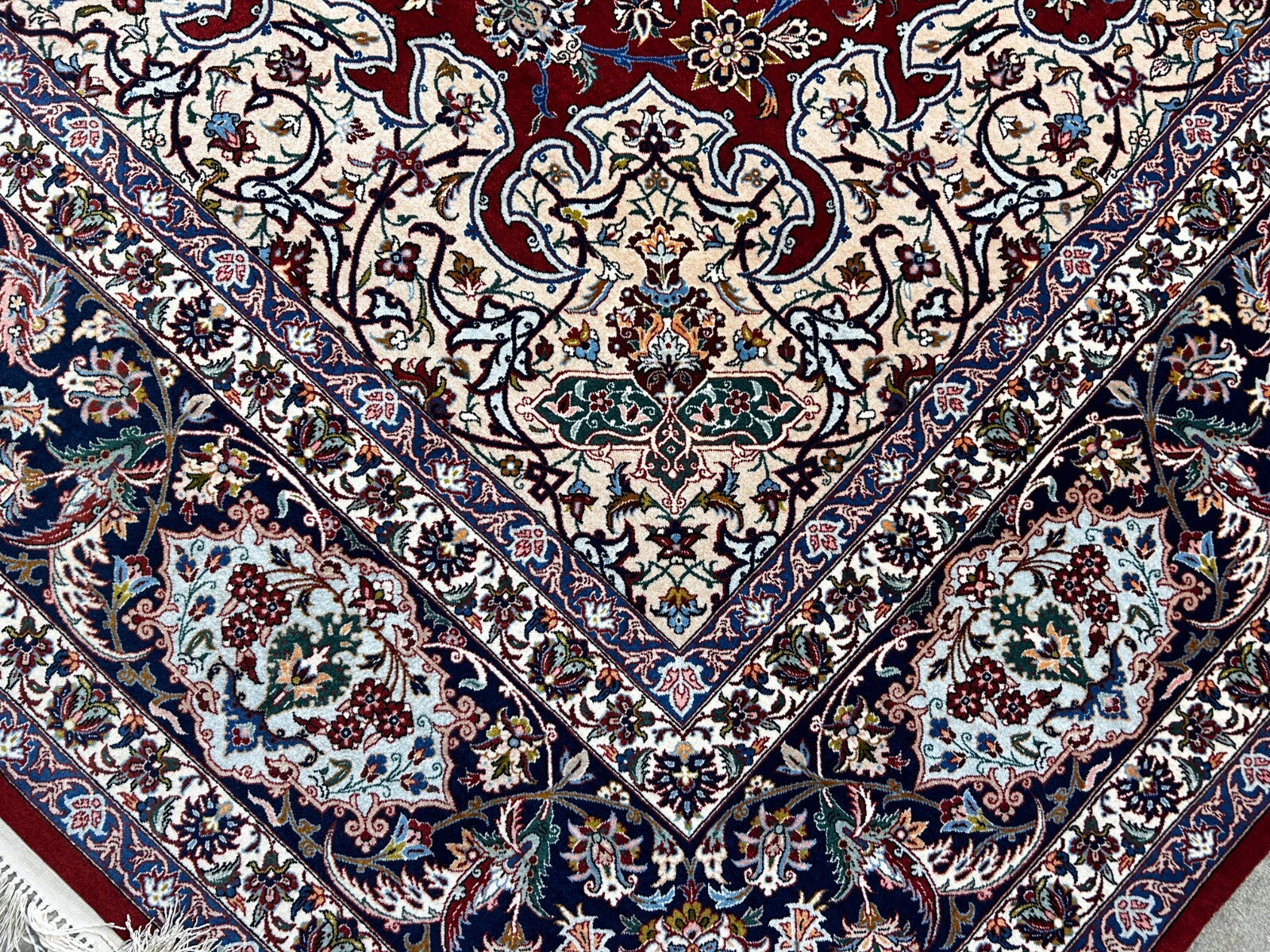 8'1"x11'9" Extra Fine Hand-Knotted Wool & Silk Isfahane Rug