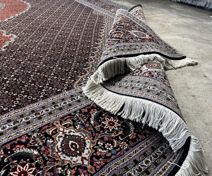 8'3"x11'5" Fine Hand-Knotted Wool & Silk Oriental Rug - Area Carpet