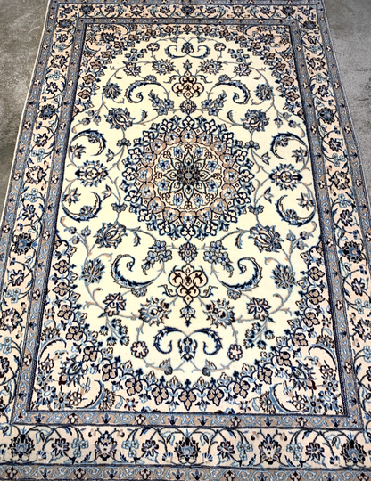 3'3"x4'11'' Very Fine Hand-Knotted Silk & Wool Naine Area Rug - Carpet