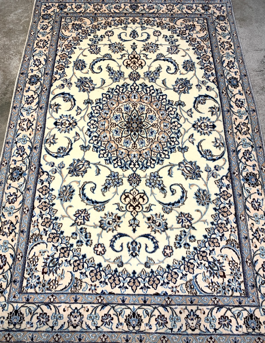 3'3"x4'11'' Very Fine Hand-Knotted Silk & Wool Naine Area Rug - Carpet