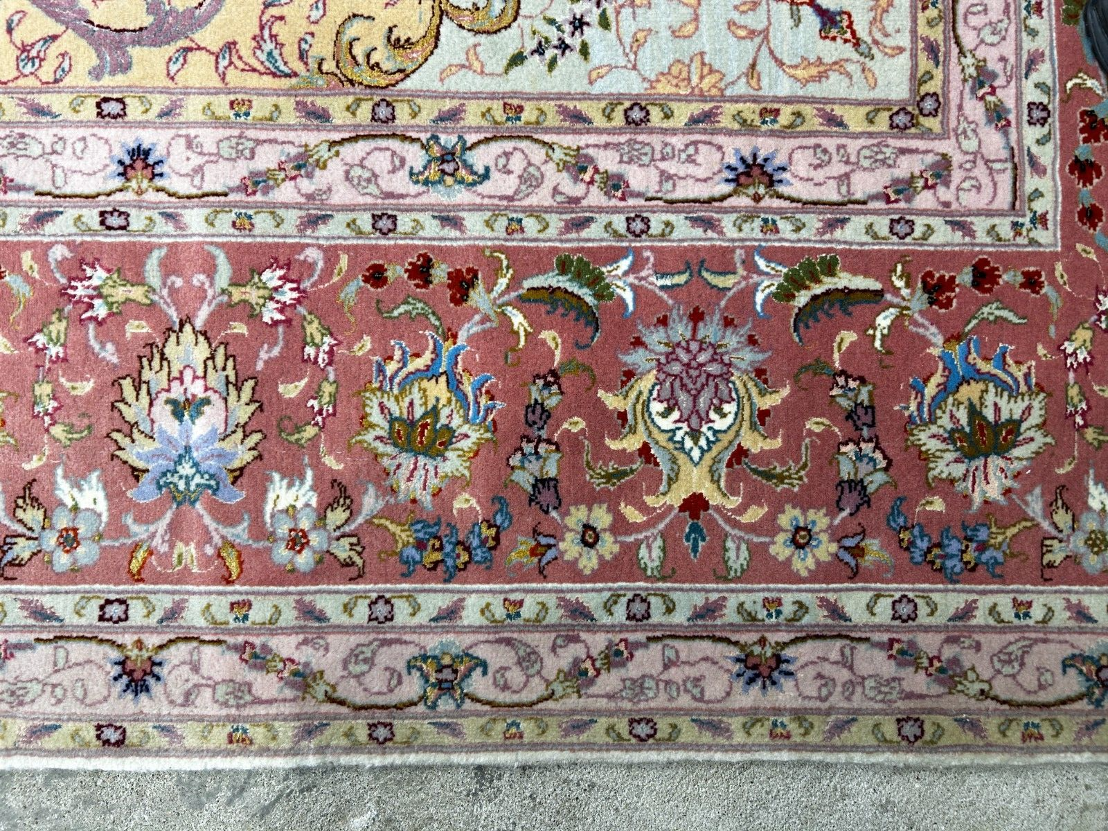 8'4"x11'3" Very Fine Hand-Knotted Wool & Silk Oriental Rug - Area Carpet