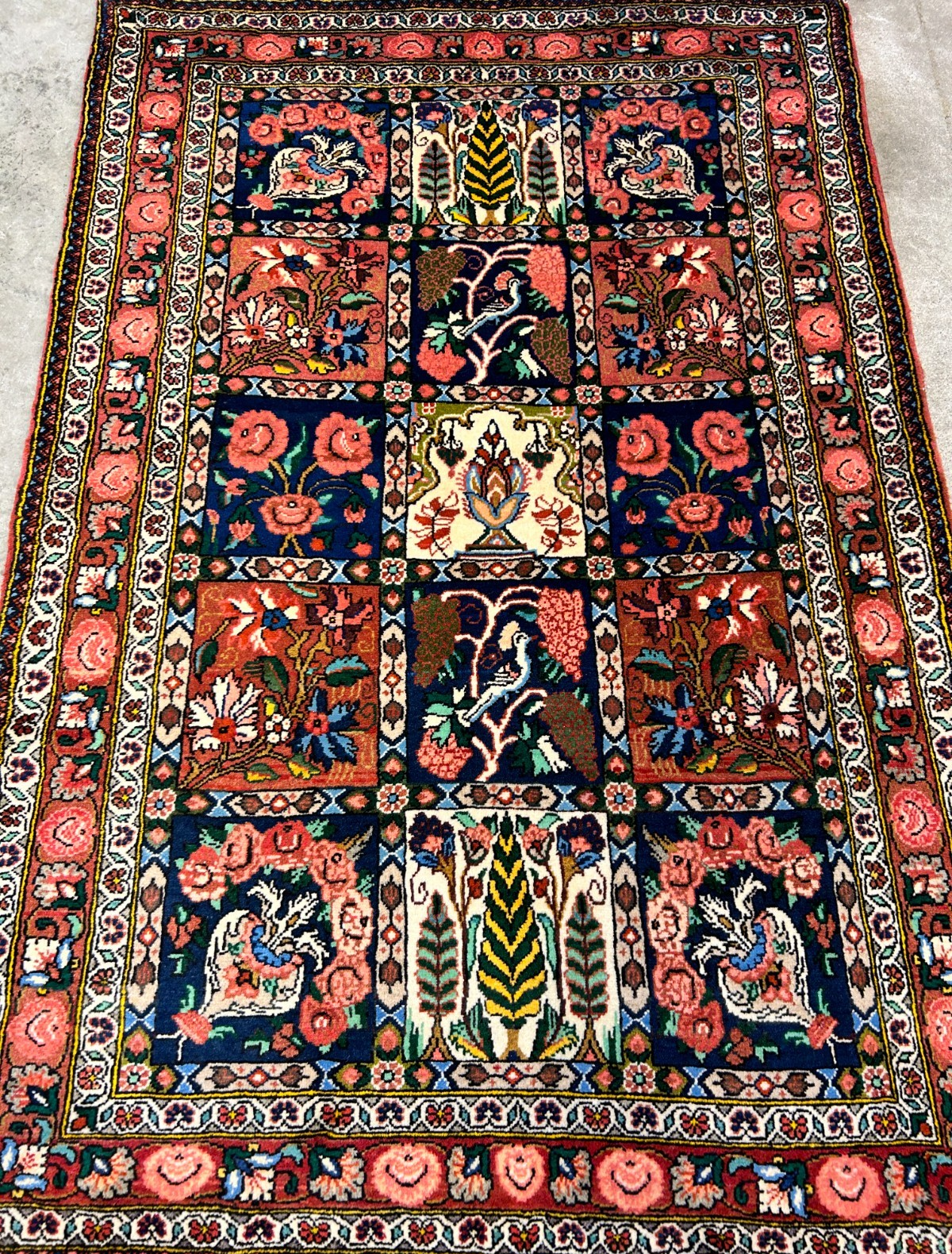 3'5"x5'2" Hand-Knotted 100% Lamb Wool Bakhtiarie Carpet - Area Rug