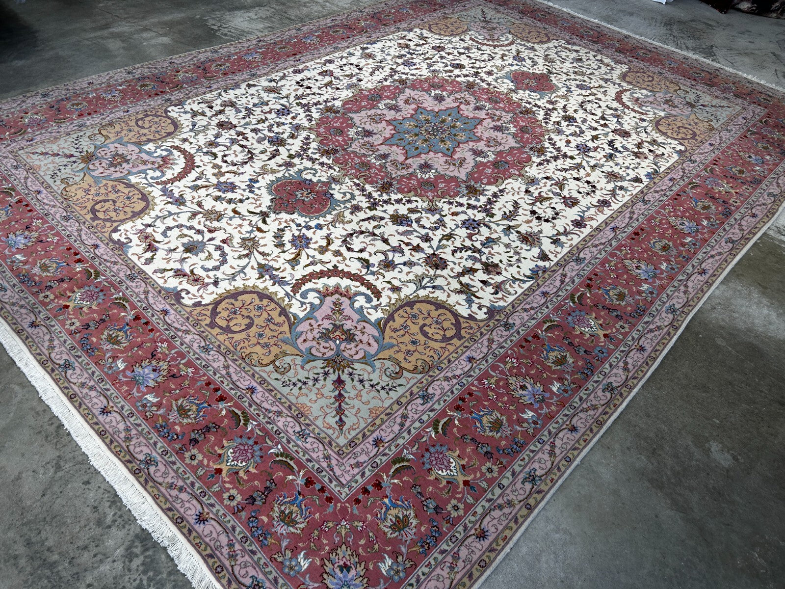 8'4"x11'3" Very Fine Hand-Knotted Wool & Silk Oriental Rug - Area Carpet