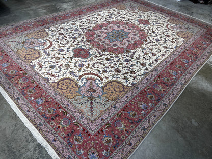 8'4"x11'3" Very Fine Hand-Knotted Wool & Silk Oriental Rug - Area Carpet