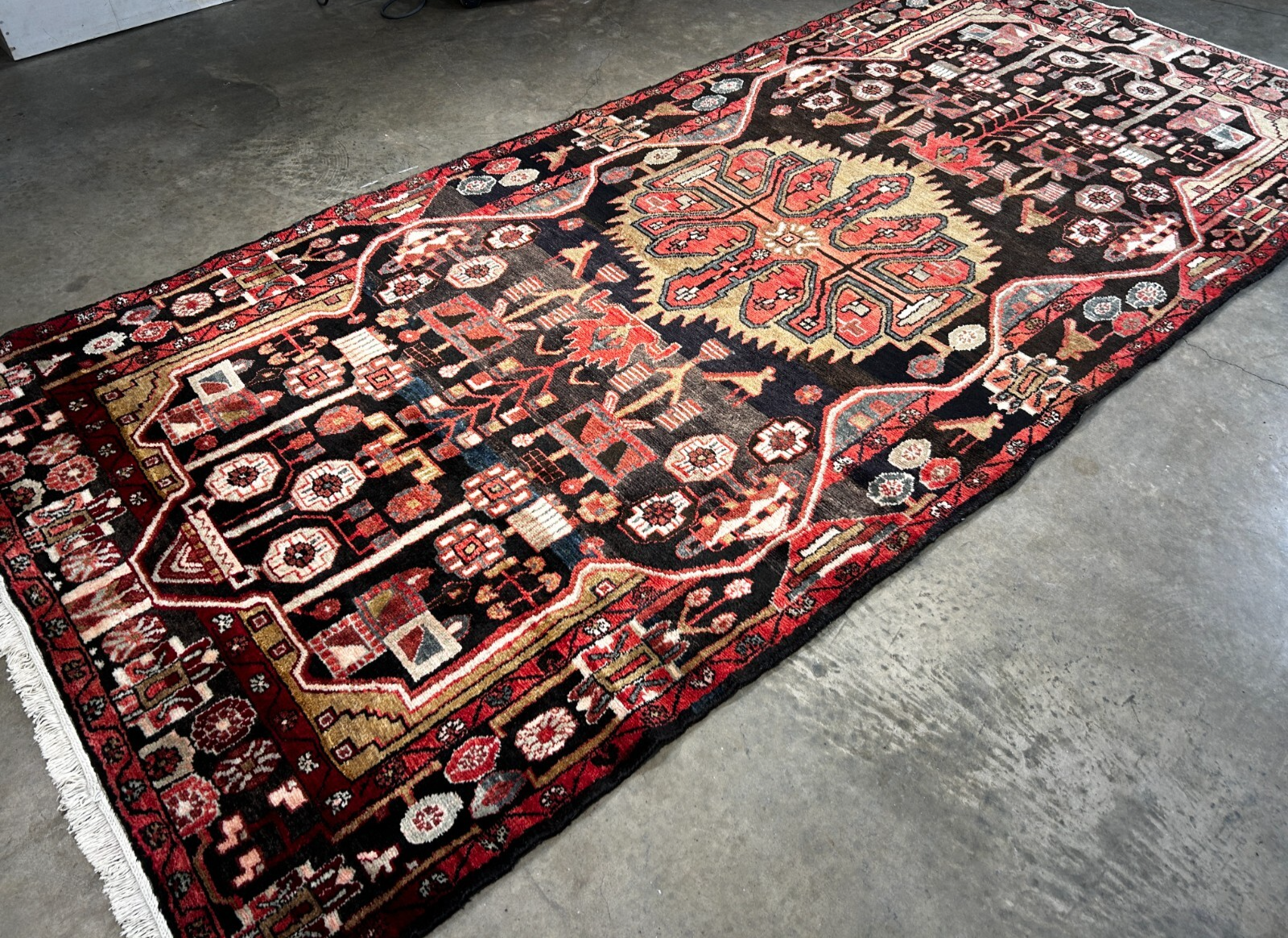 4'9" x 10'8" Hand-Knotted 100% Wool Pile Nahavande Area Rug - Carpet