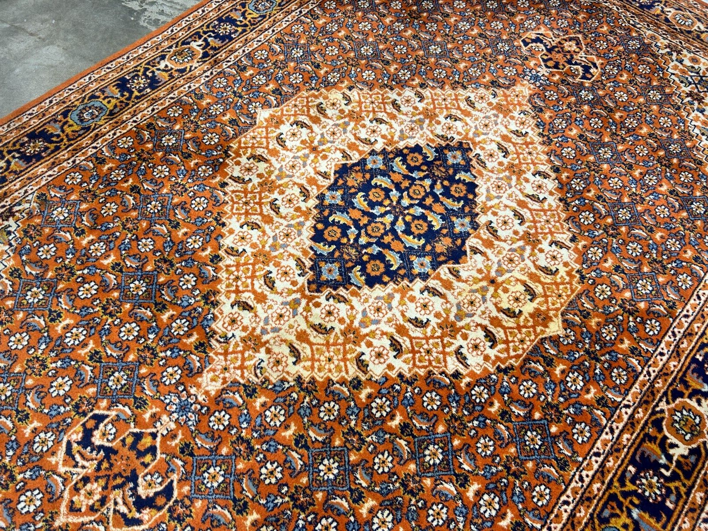 6'x9' Hand-Knotted 100% Wool Pile Bidjare Design Carpet - Area Rug