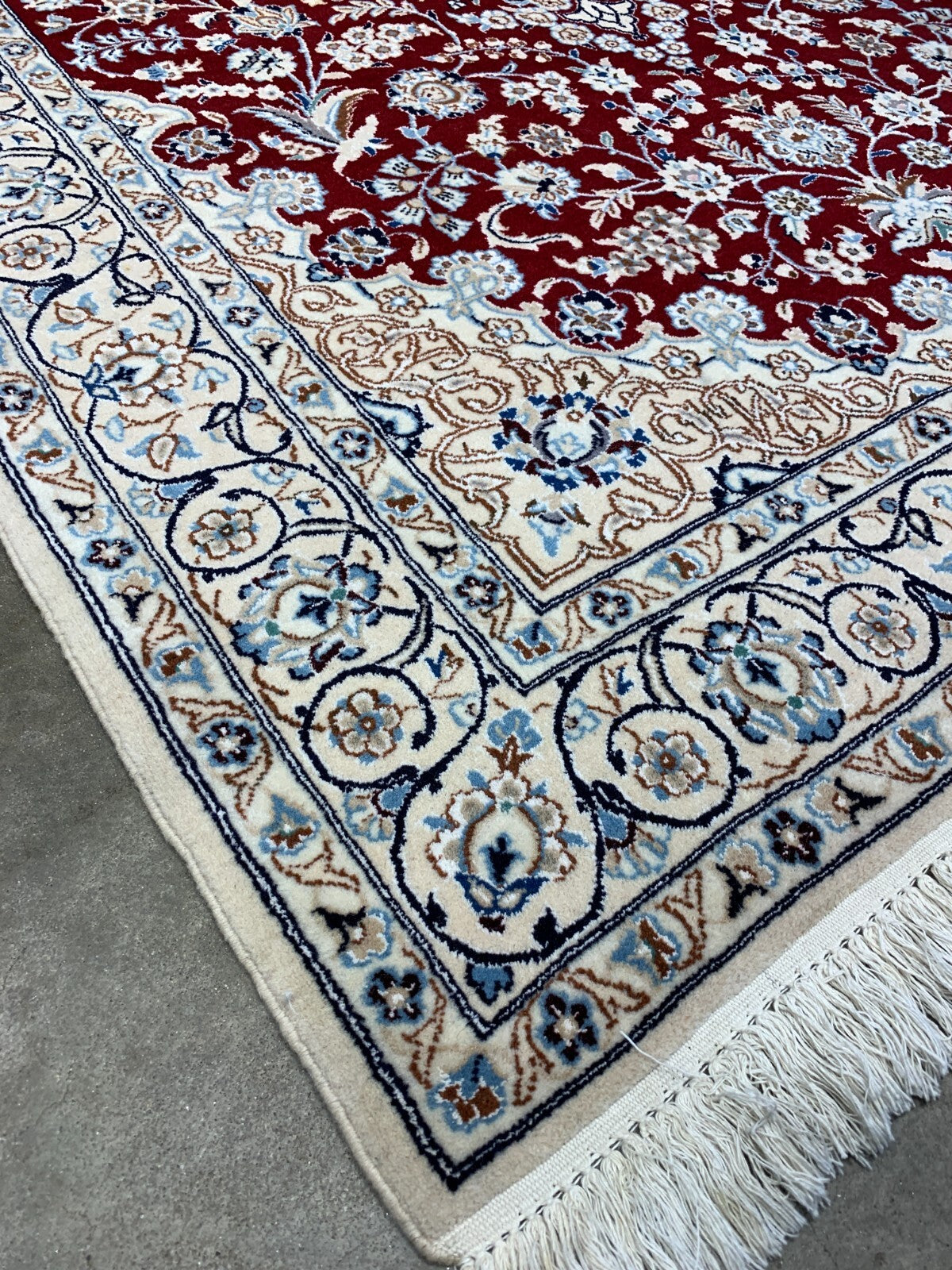 4'5"x6'11" Fine Hand-Knotted Wool & Silk Blend Naine Carpet - Area Rug
