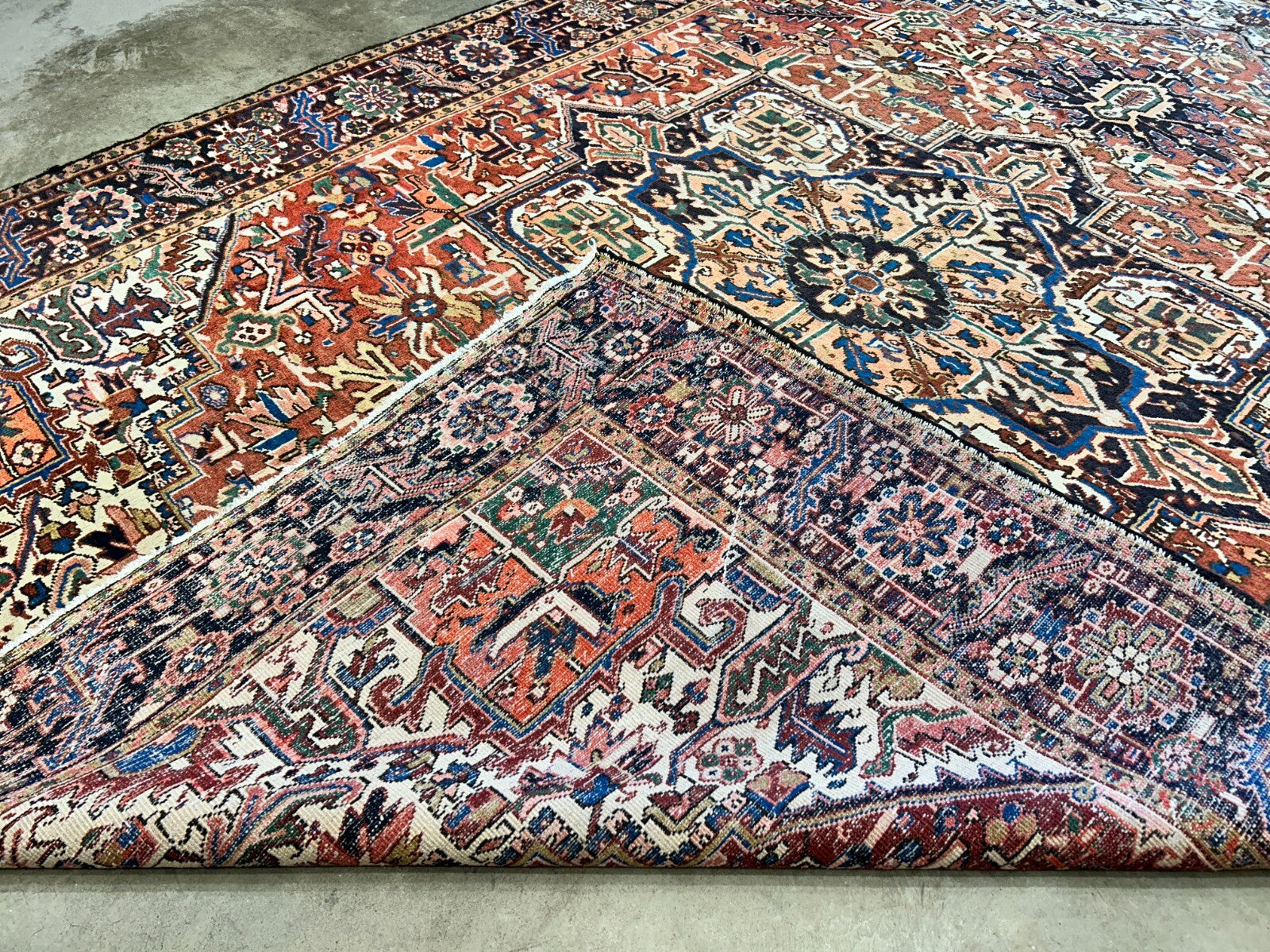 8'6"x11'6" Hand-Knotted 100% Wool Pile Herize Rug